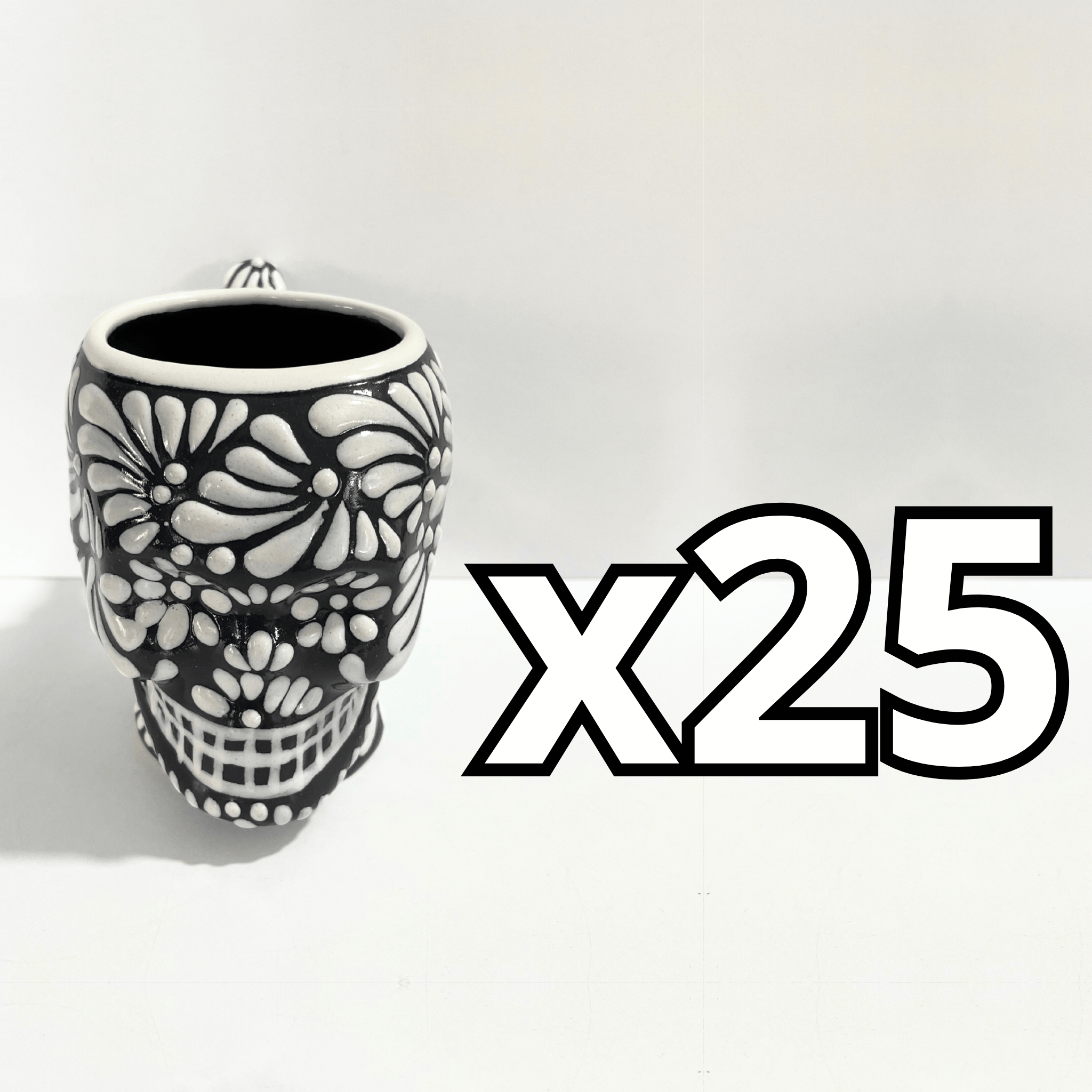 TAZA FORMA DE CRANEO FONDO NEGRO MIK BLANCO