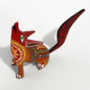 ALEBRIJE DE MADERA COYOTE GRECAS ROJO
