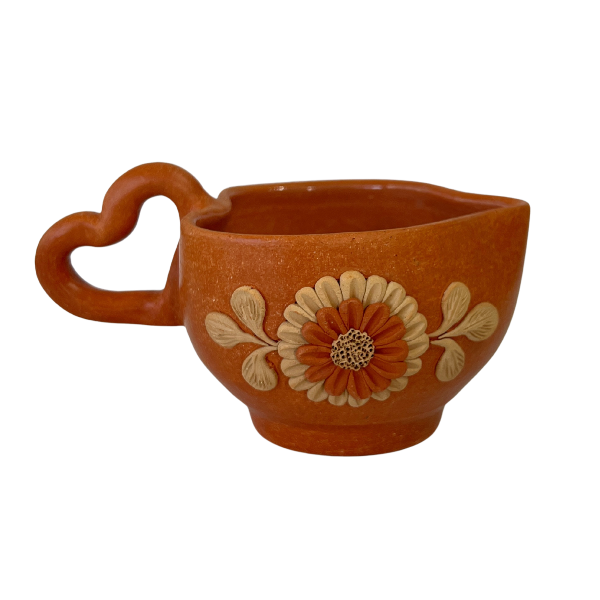 TAZA CORAZON BARRO ROJO CON BLANCO BORDADO