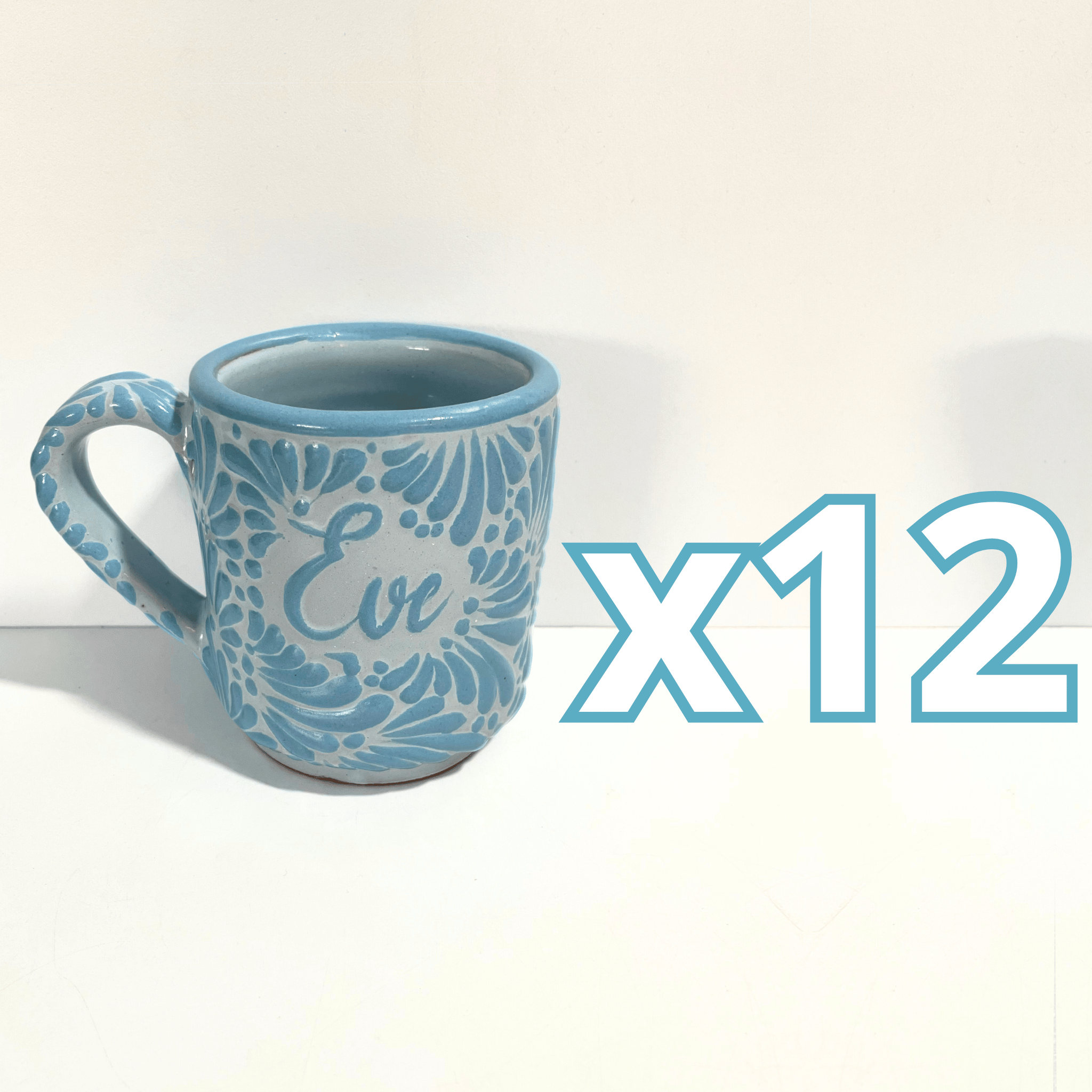 TAZA RECTA ESTANDAR PERSONALIZADA FONDO BABY BLUE MIK AZUL PASTEL NOMBRE