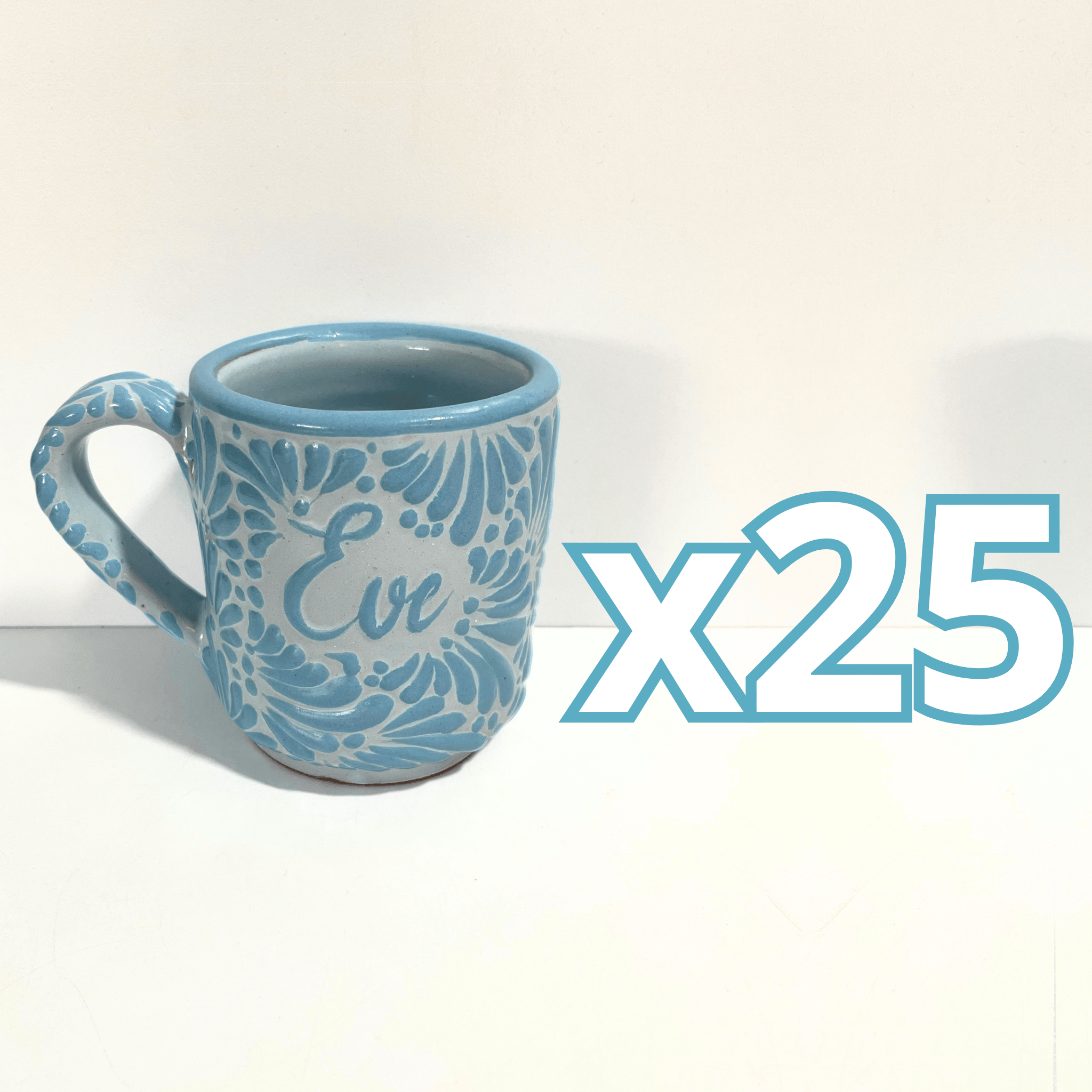 TAZA RECTA ESTANDAR PERSONALIZADA FONDO BABY BLUE MIK AZUL PASTEL NOMBRE