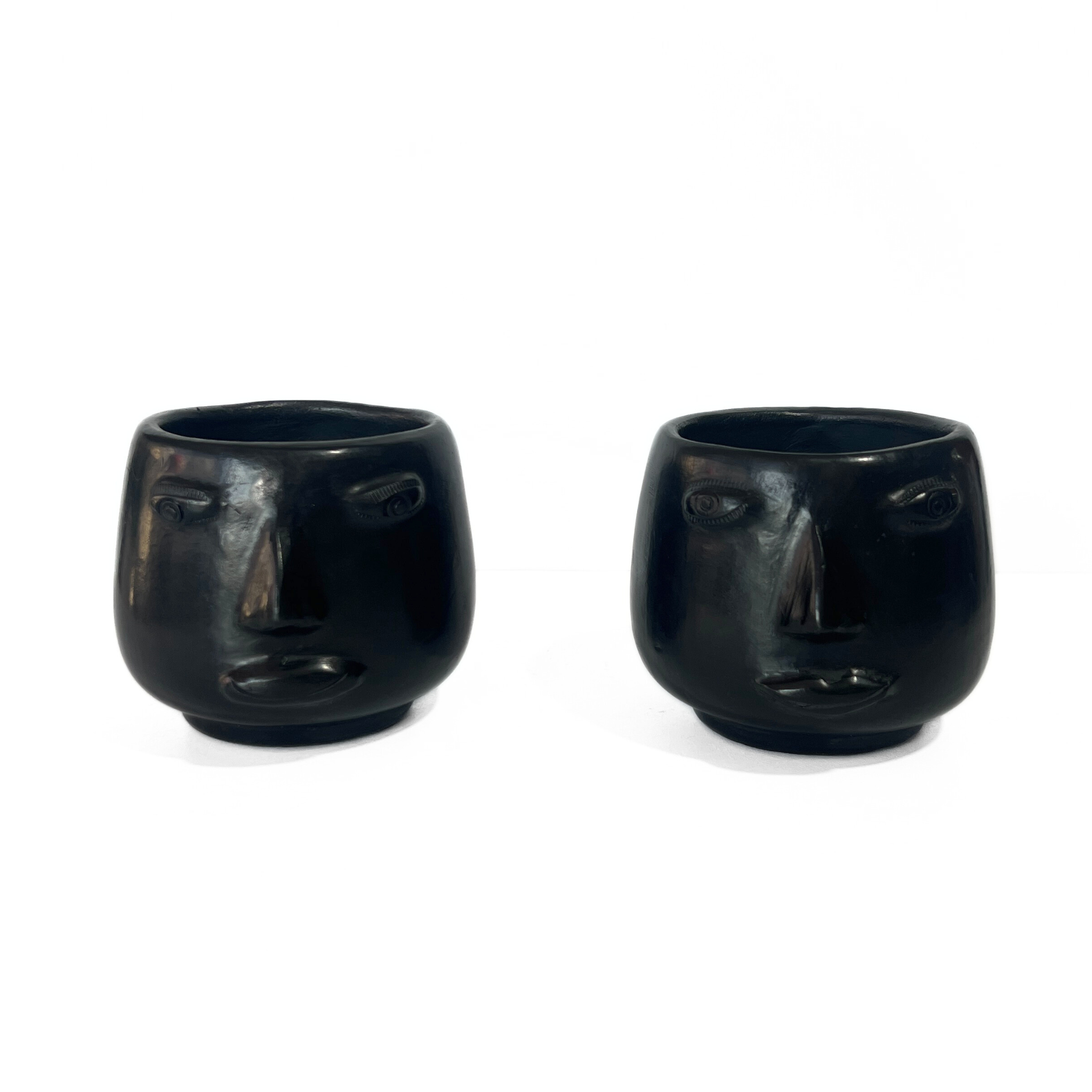 DUO TAZA CARITA PESTAÑAS BARRO NEGRO