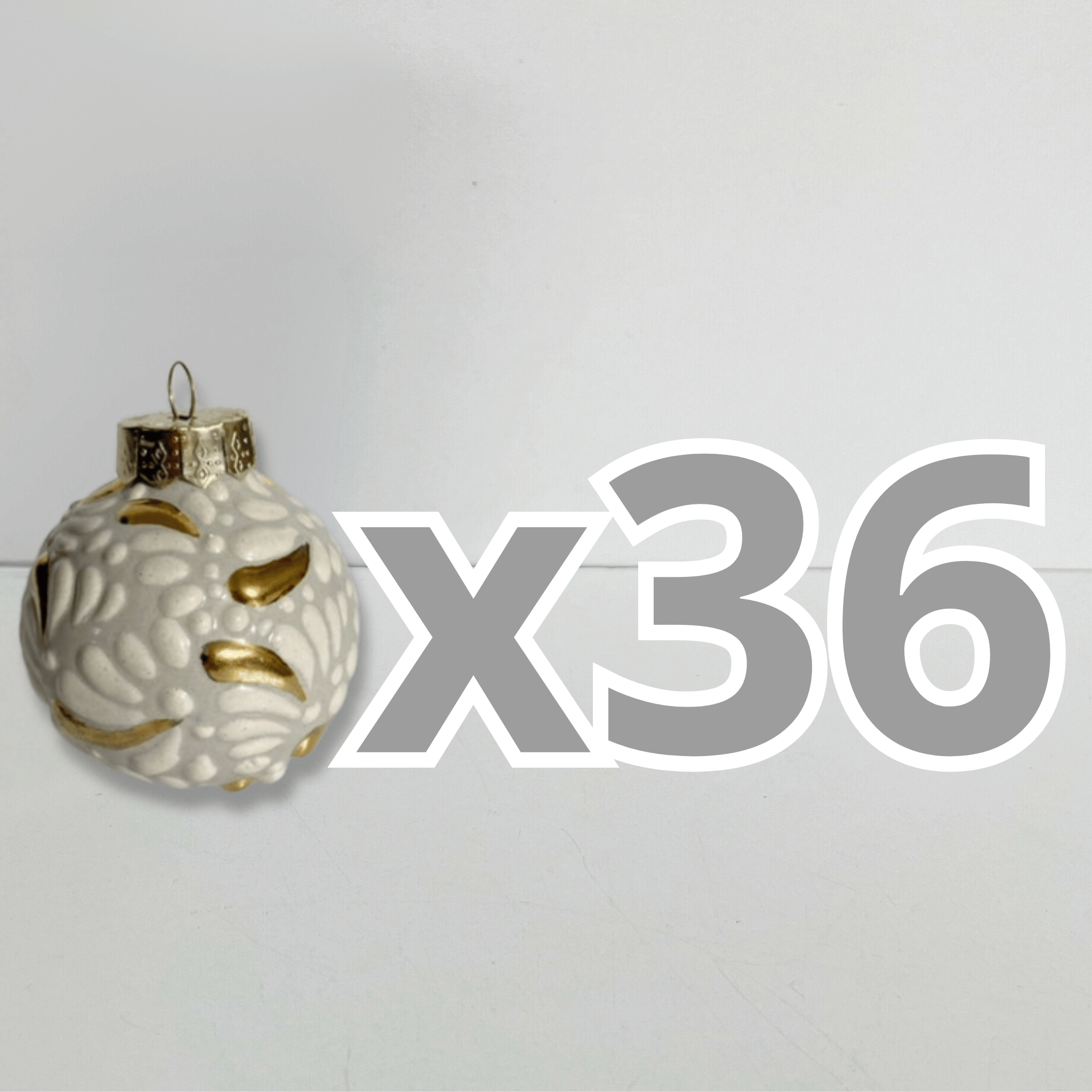 ESFERA NAVIDEÑA BLANCA CON DESTELLOS DE ORO MIK