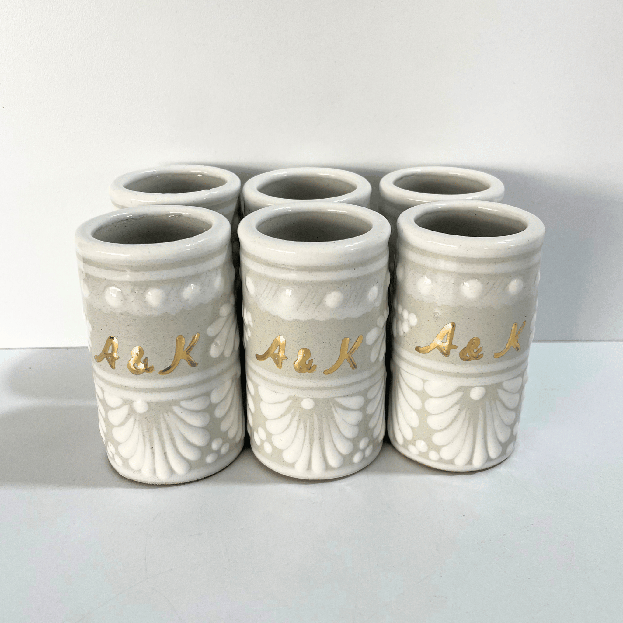 TEQUILERO PERSONALIZADO FONDO TRADICIONAL CENEFA BLANCO INICIALES ORO