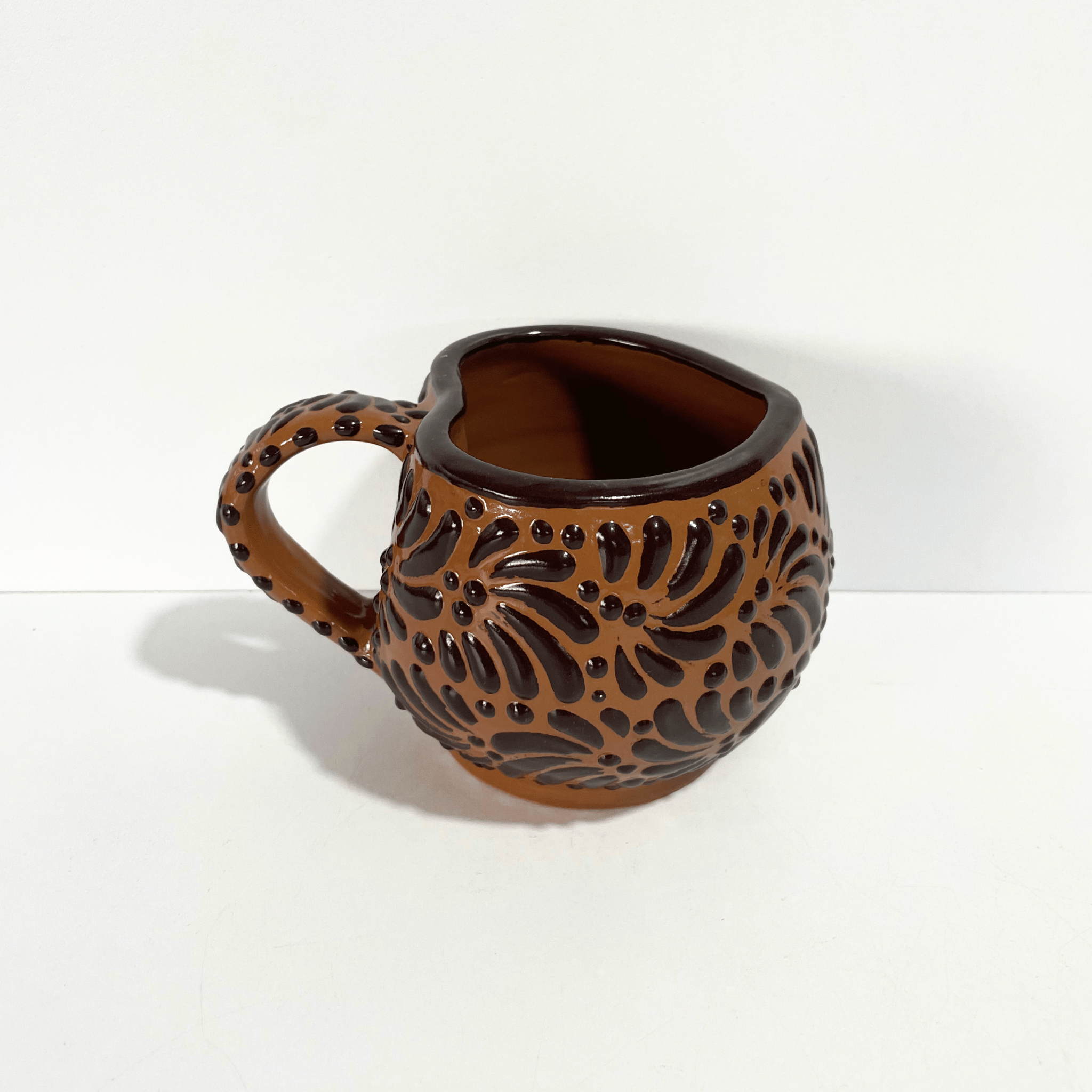 TAZA CHOCOLATERA MEDIANA FORMA CORAZON FONDO CAFE MIK CAFE CHOCOLATE