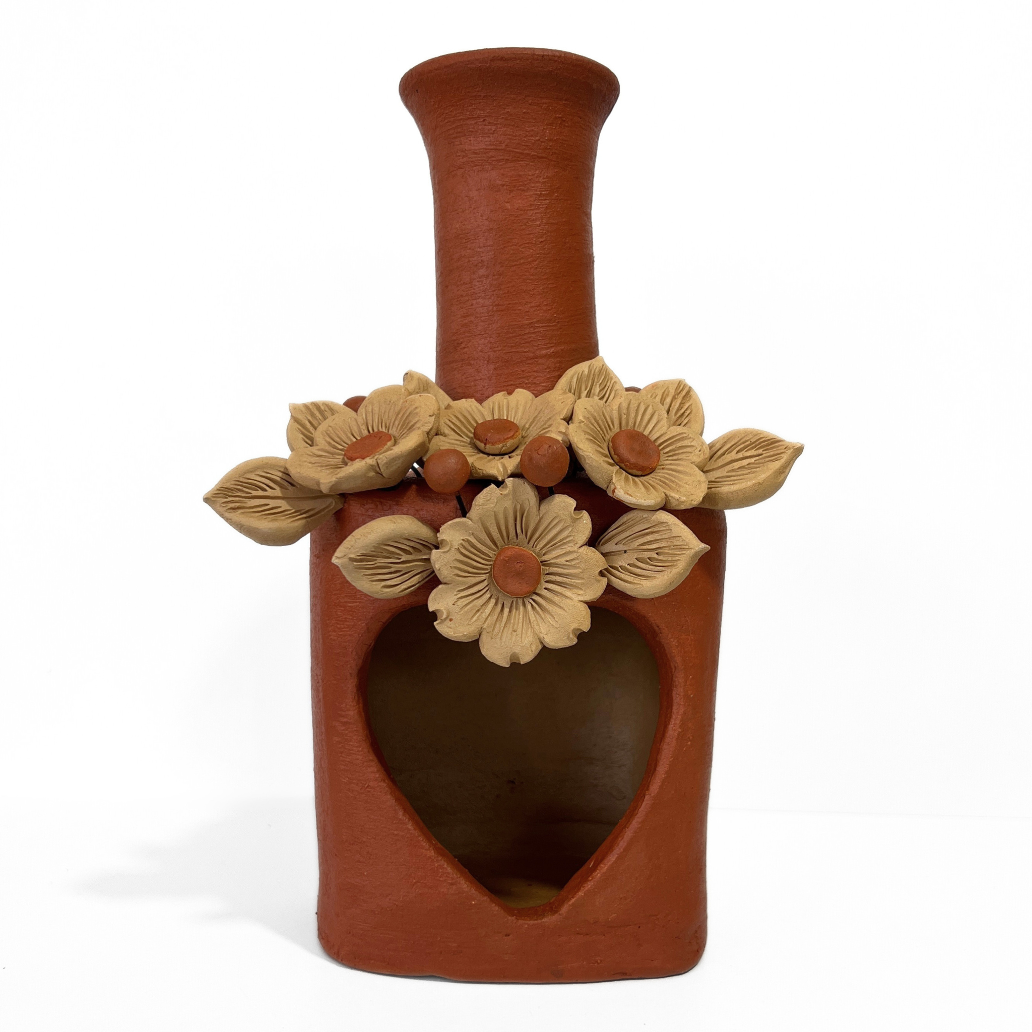 CHIMENEA CUADRADA FLORES BARRO ROJO Y BLANCO BORDADO