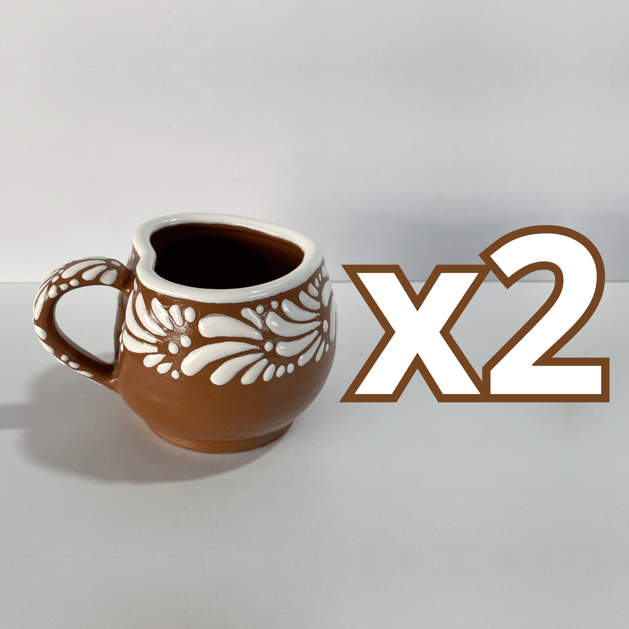 TAZA CHOCOLATERA MEDIANA FORMA CORAZON FONDO CAFE CENEFA MIK BLANCO