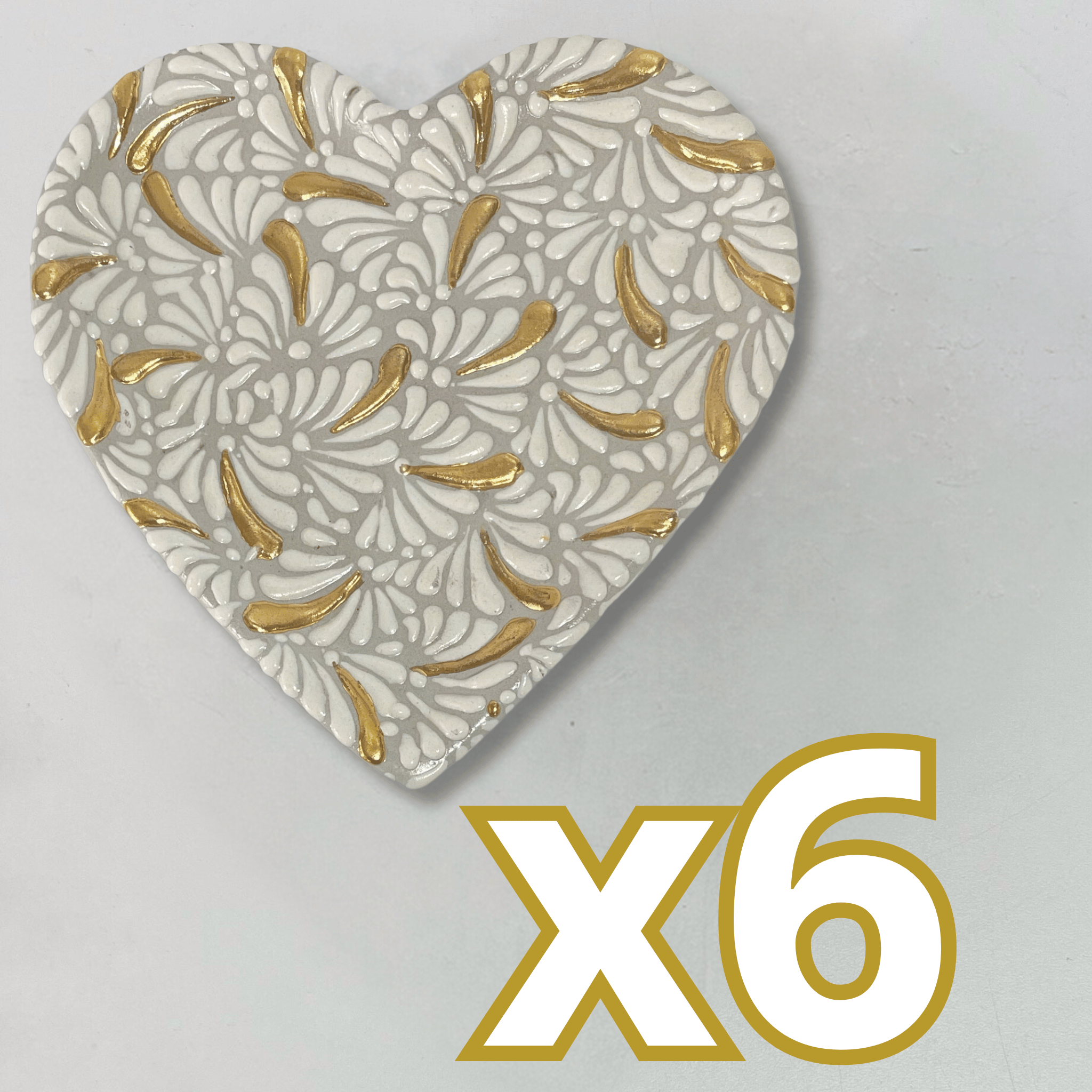 PLATO DE CORAZON 16 CM FONDO BLANCO MIK BLANCO DESTELLOS DE ORO
