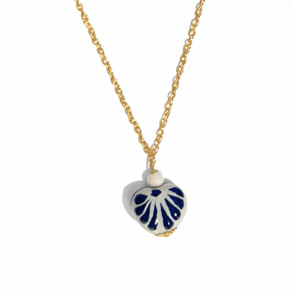COLLAR CORAZON TRIDIMENSIONAL FONDO TRADICIONAL DECORADO AZUL COBALTO CADENA DORADA