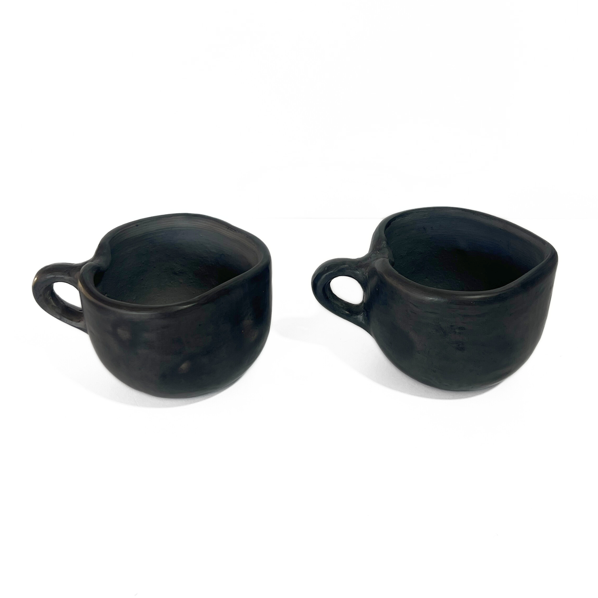 DUO TAZA CORAZON BARRO NEGRO