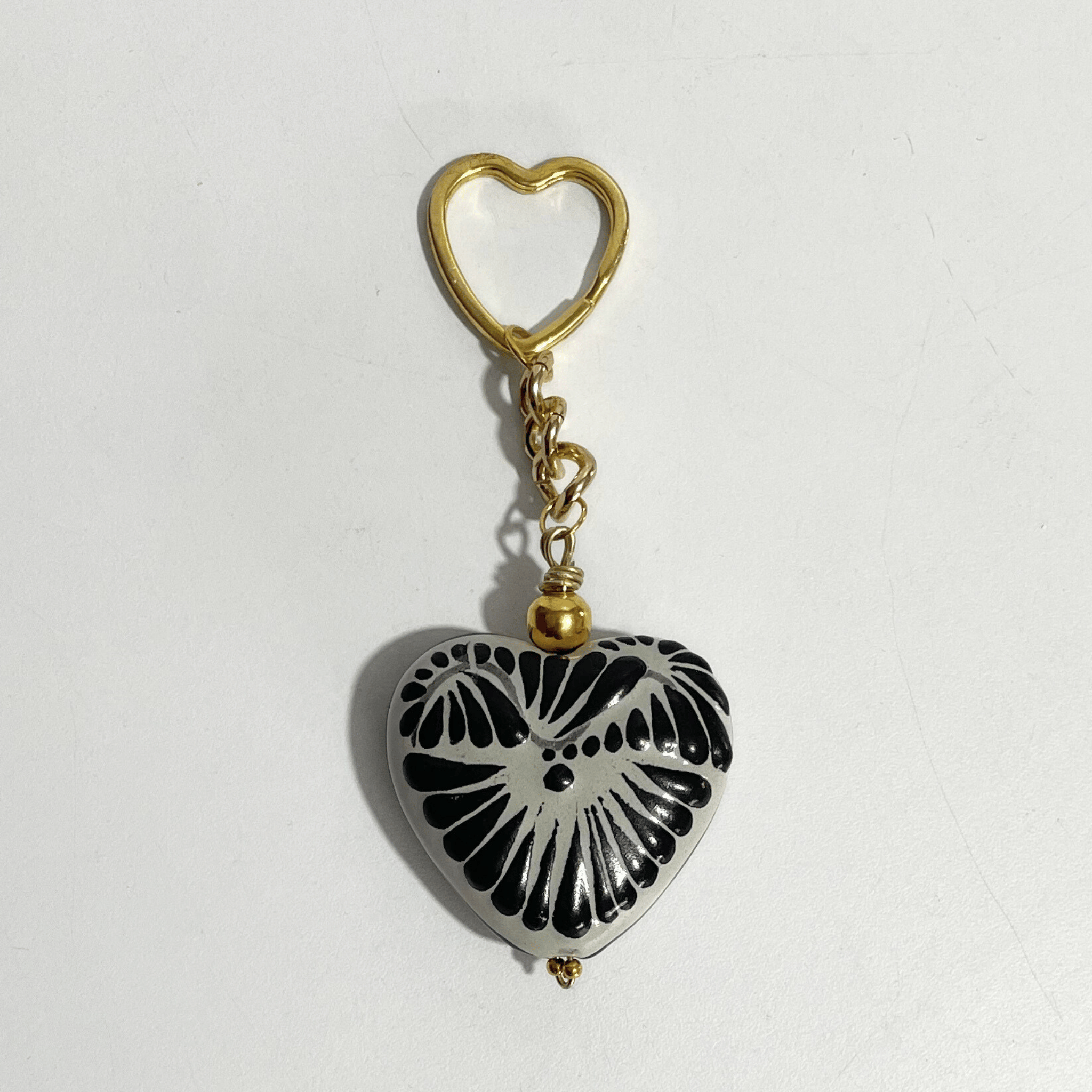 LLAVERO CORAZON 5 CM TRIDIMENSIONAL FONDO TRADICIONAL CENEFA NEGRO