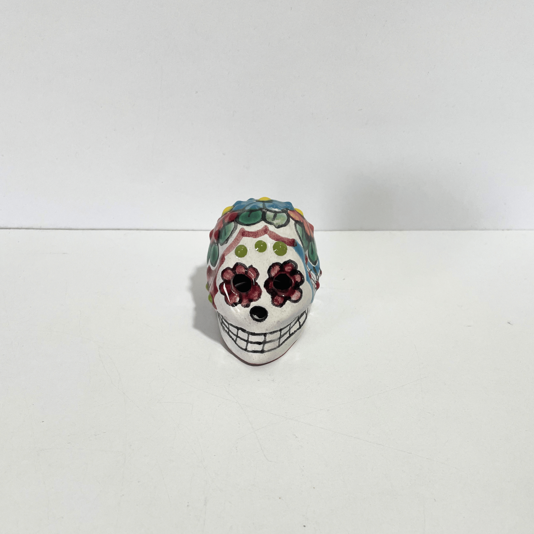 CALAVERA CHICO FONDO TRADICIONAL DECORADO FLORES MULTICOLOR