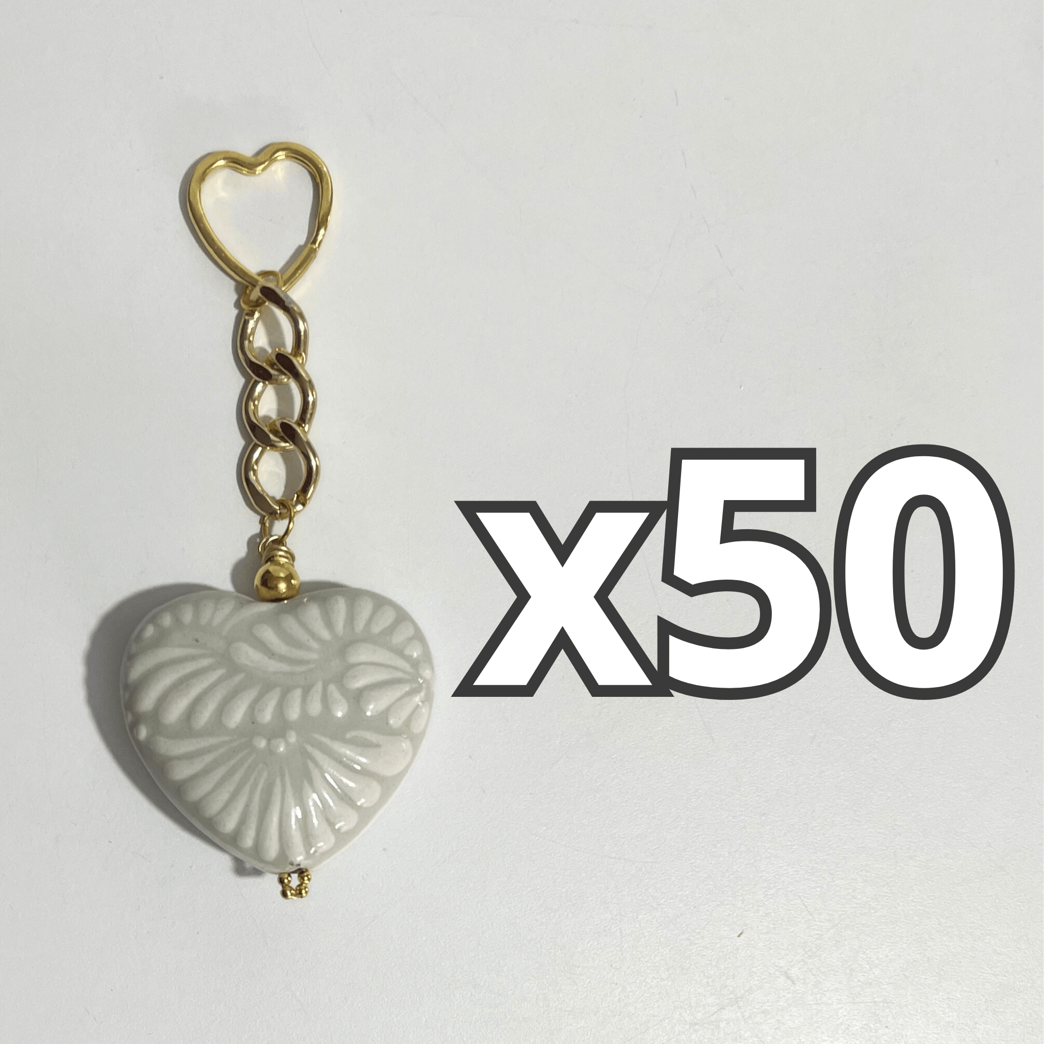 LLAVERO CORAZON GRANDE 7 CM TRIDIMENSIONAL FONDO TRADICIONAL CENEFA BLANCO