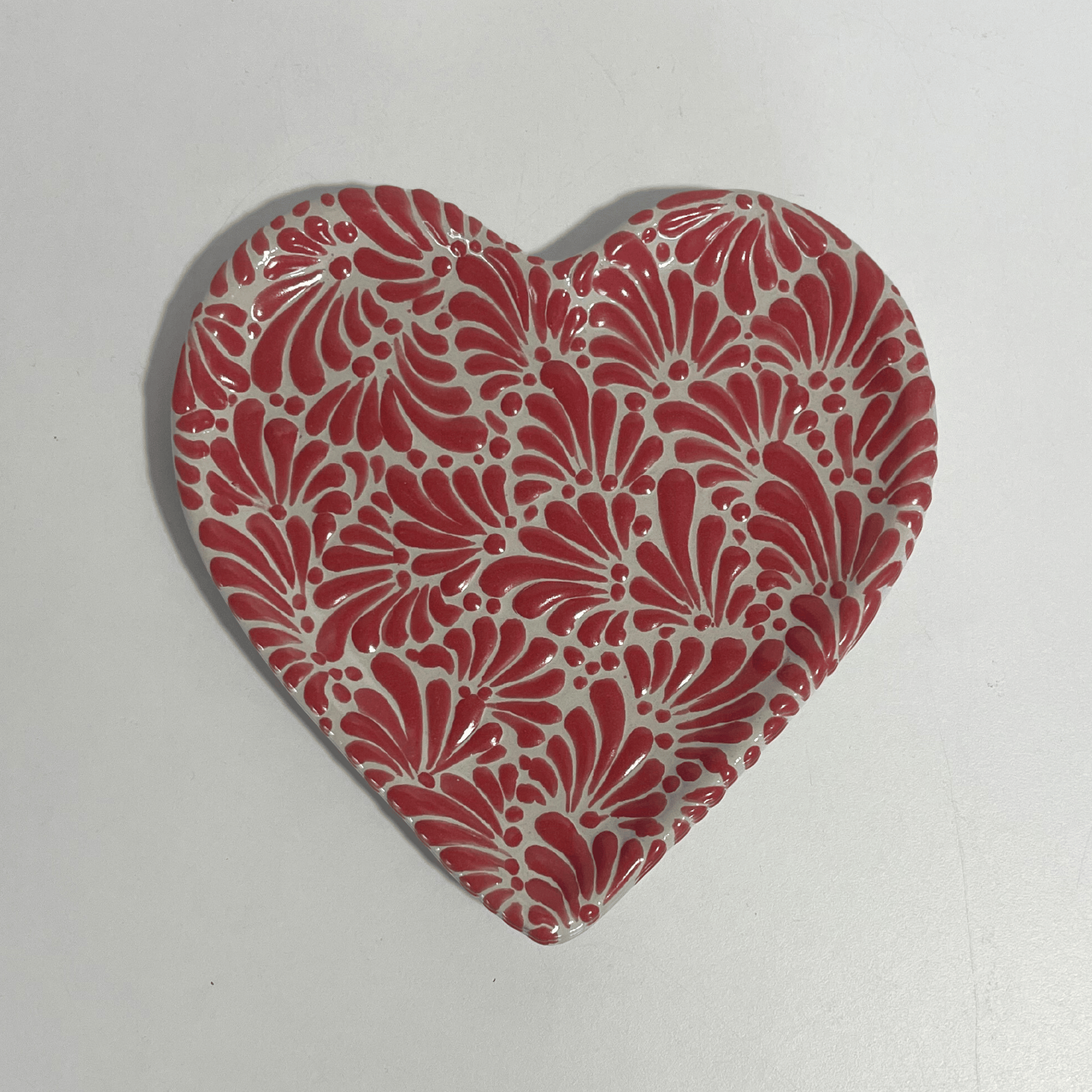 PLATO DE CORAZON 16 CM FONDO TRADICIONAL MIK ROJO