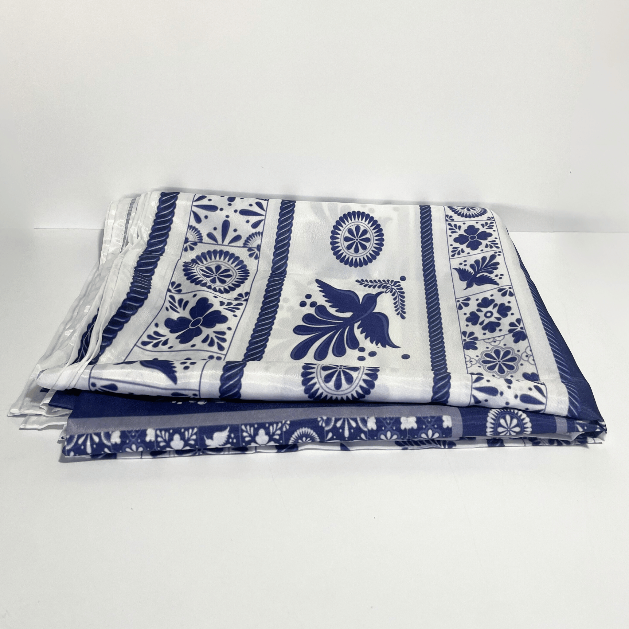 MANTEL PARA MESA AVES Y FLORES BLANCO Y AZUL