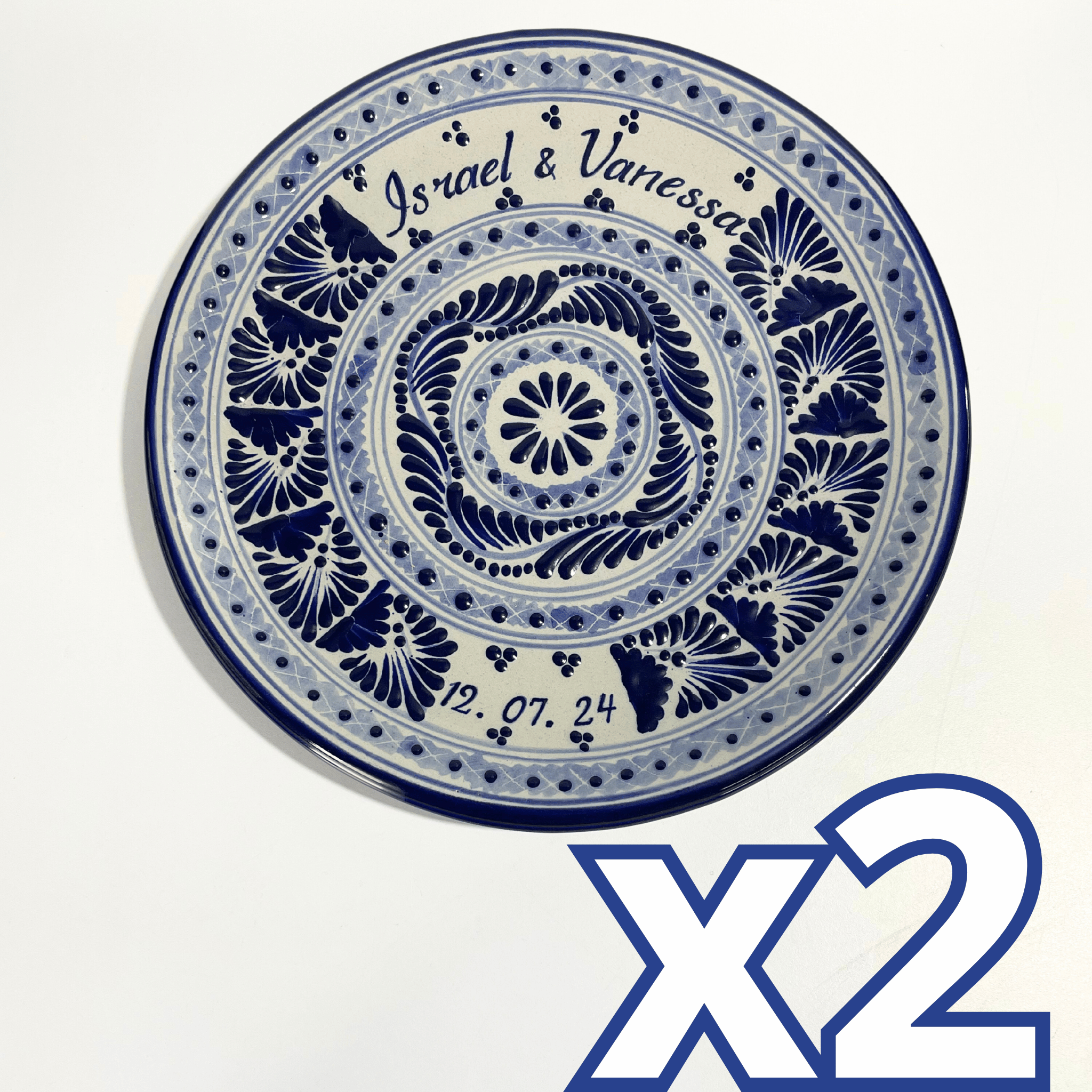 PLATO PLANO PERSONALIZADO FONDO TRADICIONAL CENEFA AZUL COBALTO  NOMBRES Y FECHA