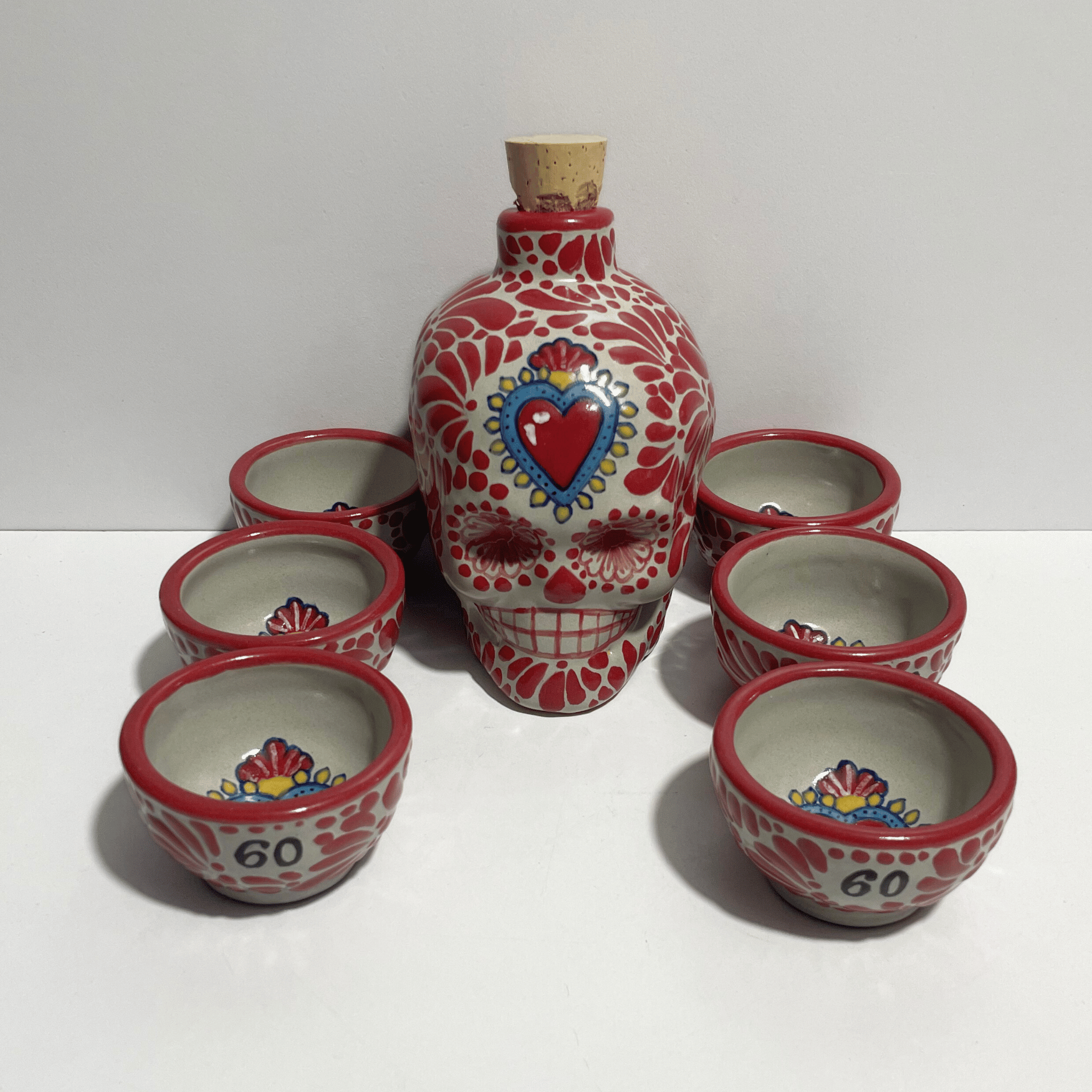 SET PERSONALIZADO LICORERA FORMA DE CALAVERA FONDO TRADICIONAL MIK ROJO SAGRADO CORAZON