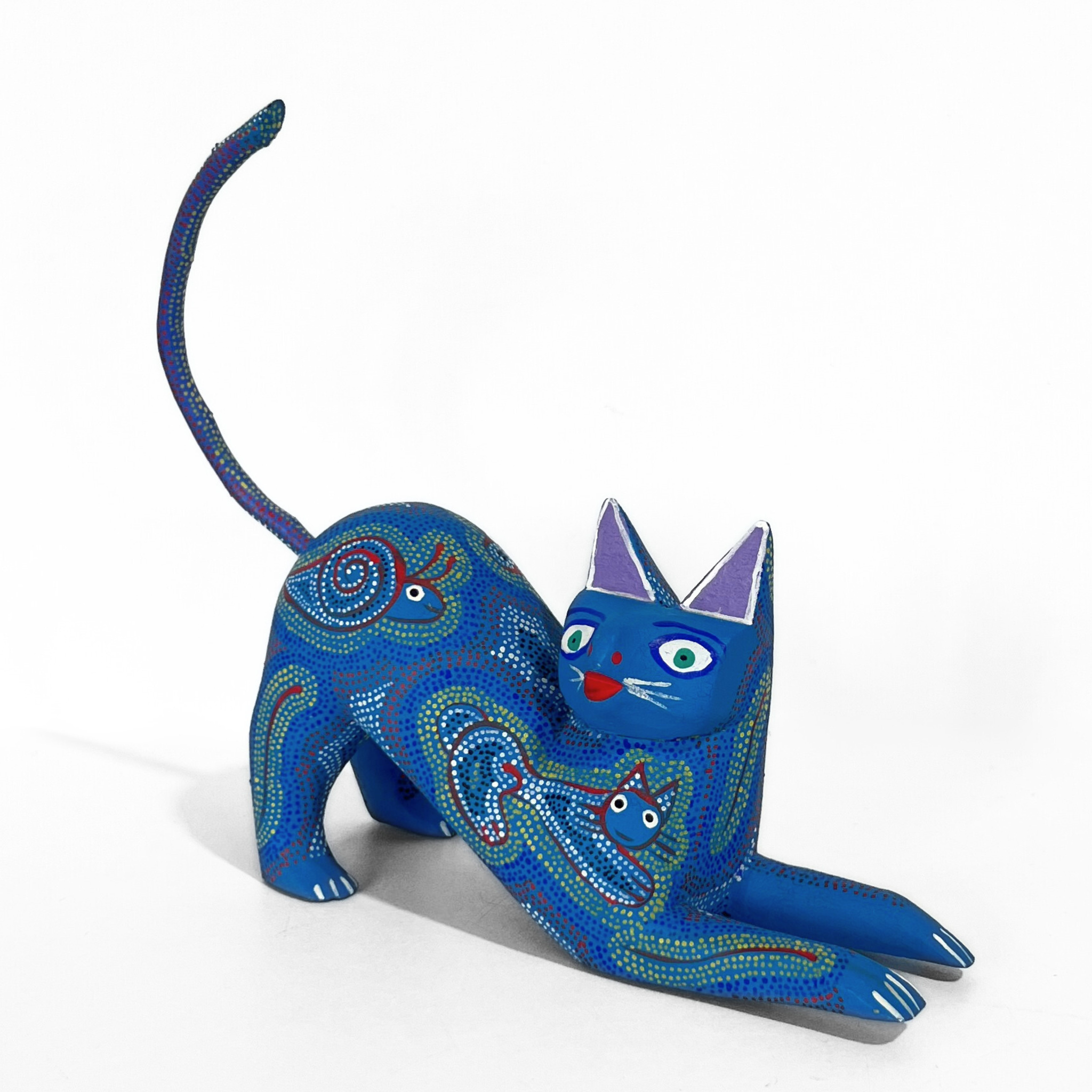 ALEBRIJE DE MADERA GATO AZUL PUNTITOS