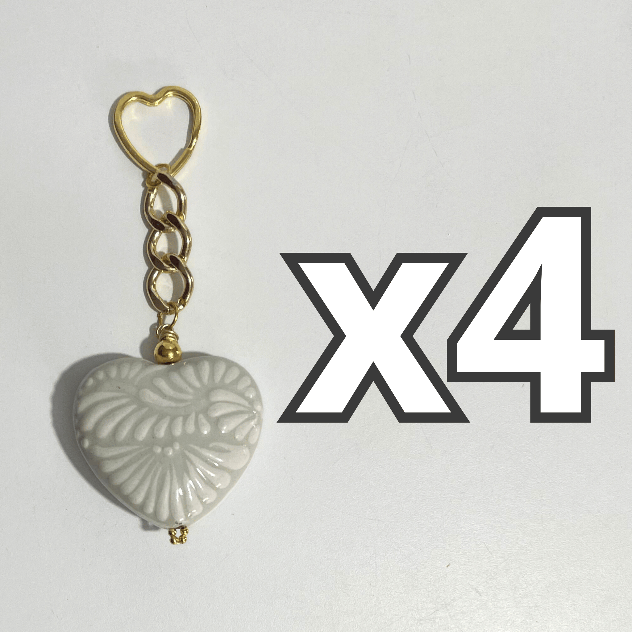 LLAVERO CORAZON GRANDE 7 CM TRIDIMENSIONAL FONDO TRADICIONAL CENEFA BLANCO