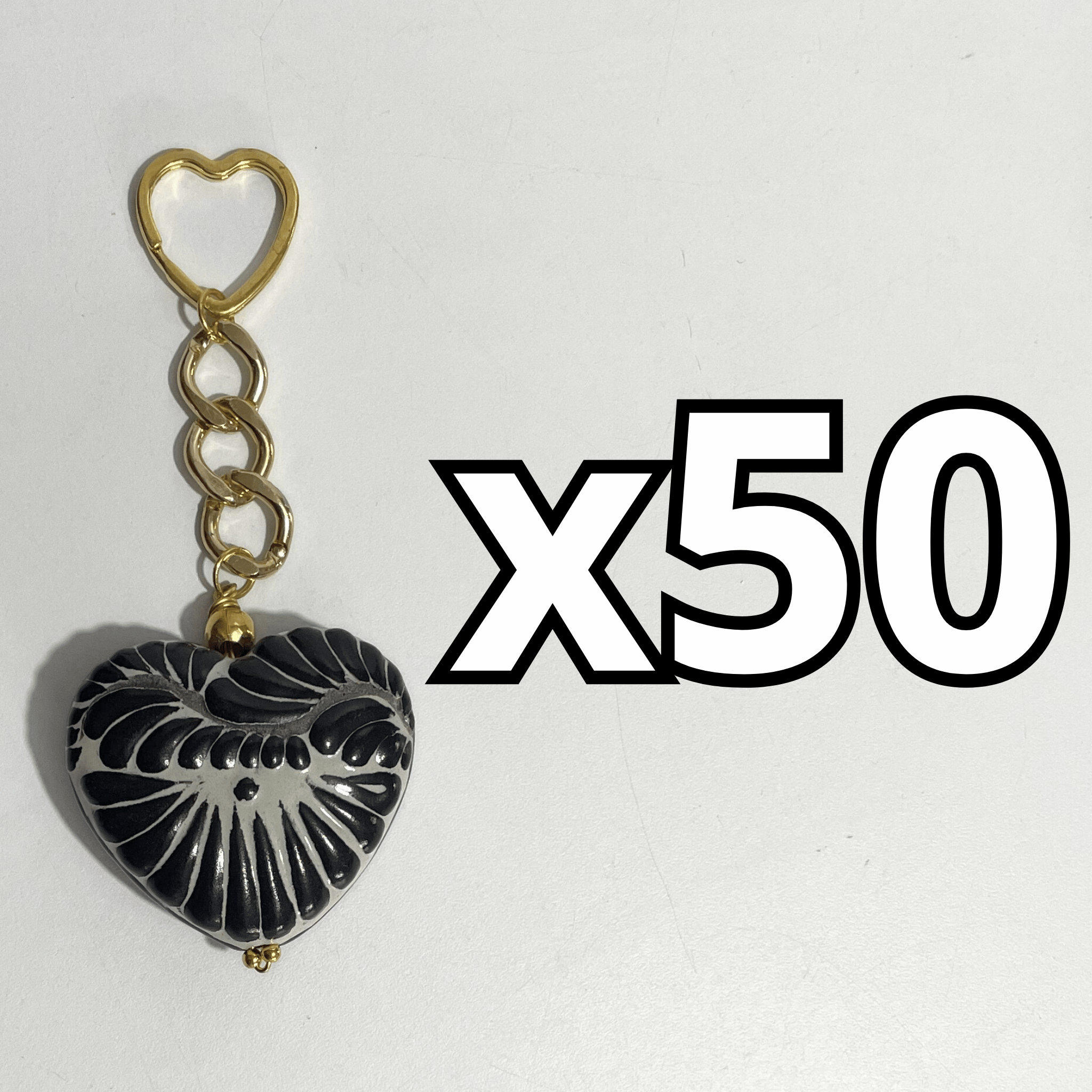 LLAVERO CORAZON GRANDE 7 CM TRIDIMENSIONAL FONDO TRADICIONAL CENEFA NEGRO