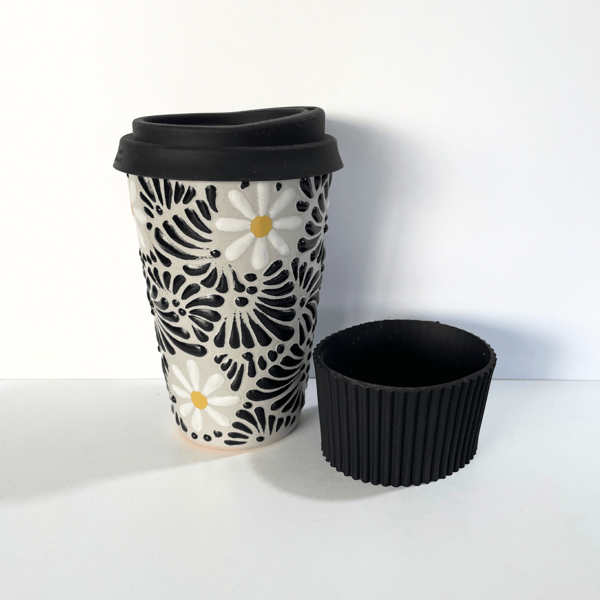 TERMO 15 CM SIN ASA FONDO TRADICIONAL MIK NEGRO MARGARITAS