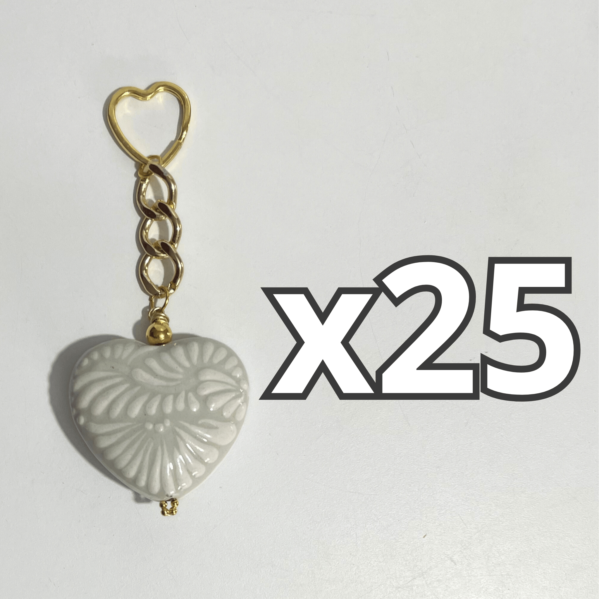 LLAVERO CORAZON GRANDE 7 CM TRIDIMENSIONAL FONDO TRADICIONAL CENEFA BLANCO