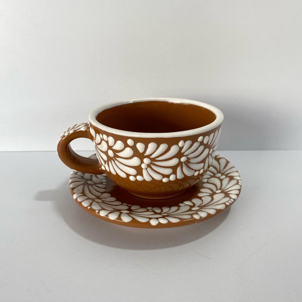 SET TAZA Y PLATO FONDO CAFÉ DECORADO BLANCO CENEFA MIK