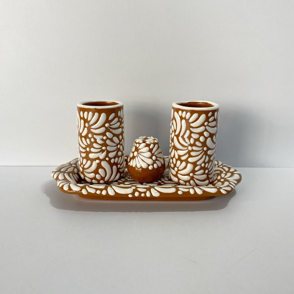 SET TEQUILERO 4 PZ FONDO CAFÉ DECORADO BLANCO MIK