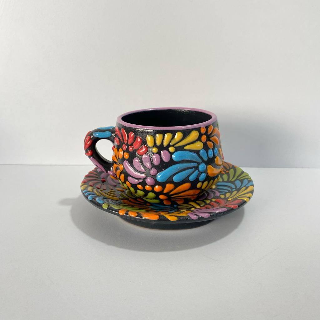 SET TAZA CHOCOLATERA MEDIANA Y PLATO 15 CM MULTICOLOR FONDO NEGRO