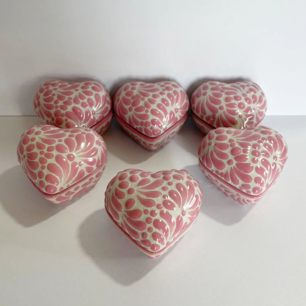 PAQUETE ALHAJERO CHICO FORMA DE CORAZON FONDO BLANCO MIK ROSA PAQUETE NO INCLUYE PERSONALIZADO