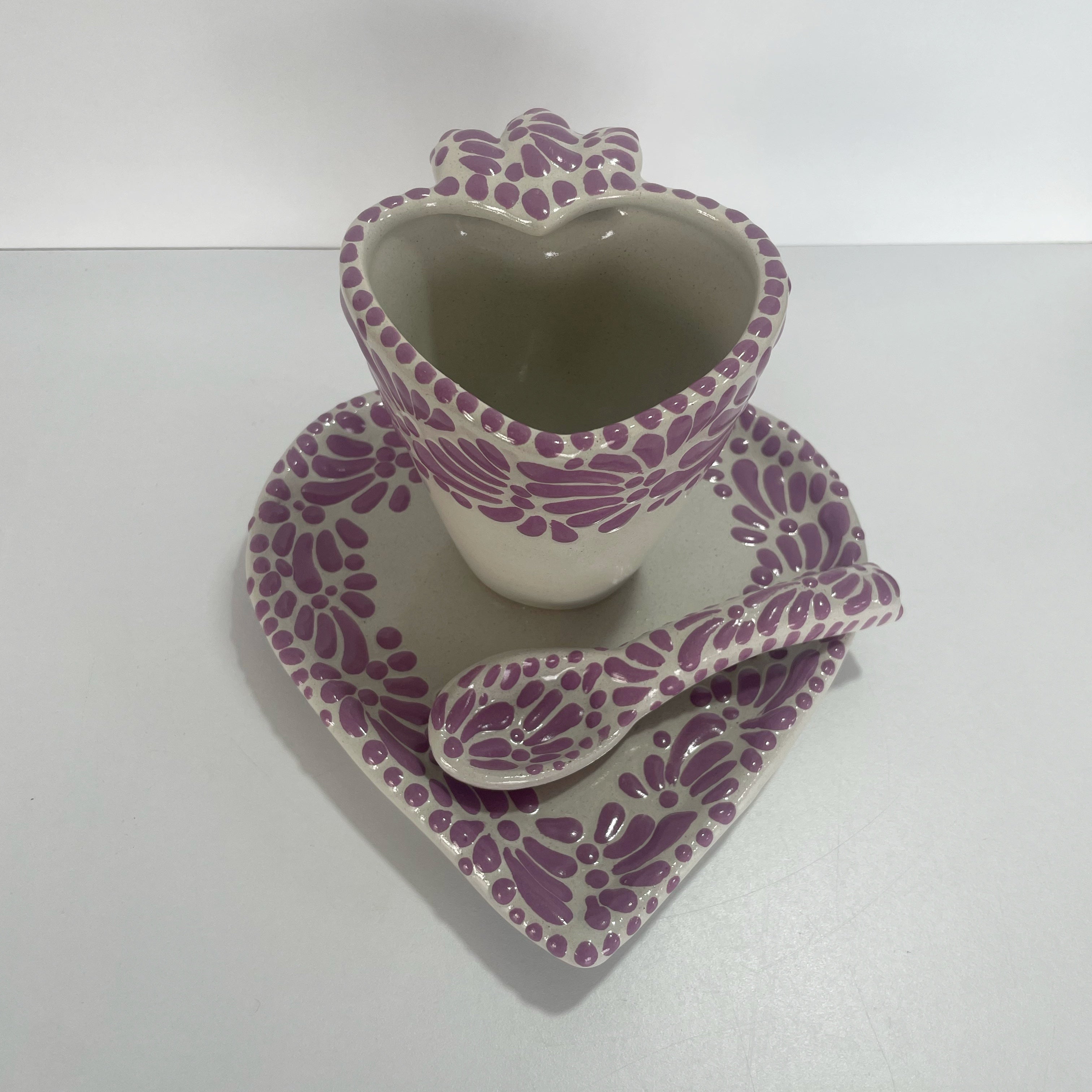 SET 3 PIEZAS FORMA CORAZON FONDO BLANCO CENEFA MIK MORADO