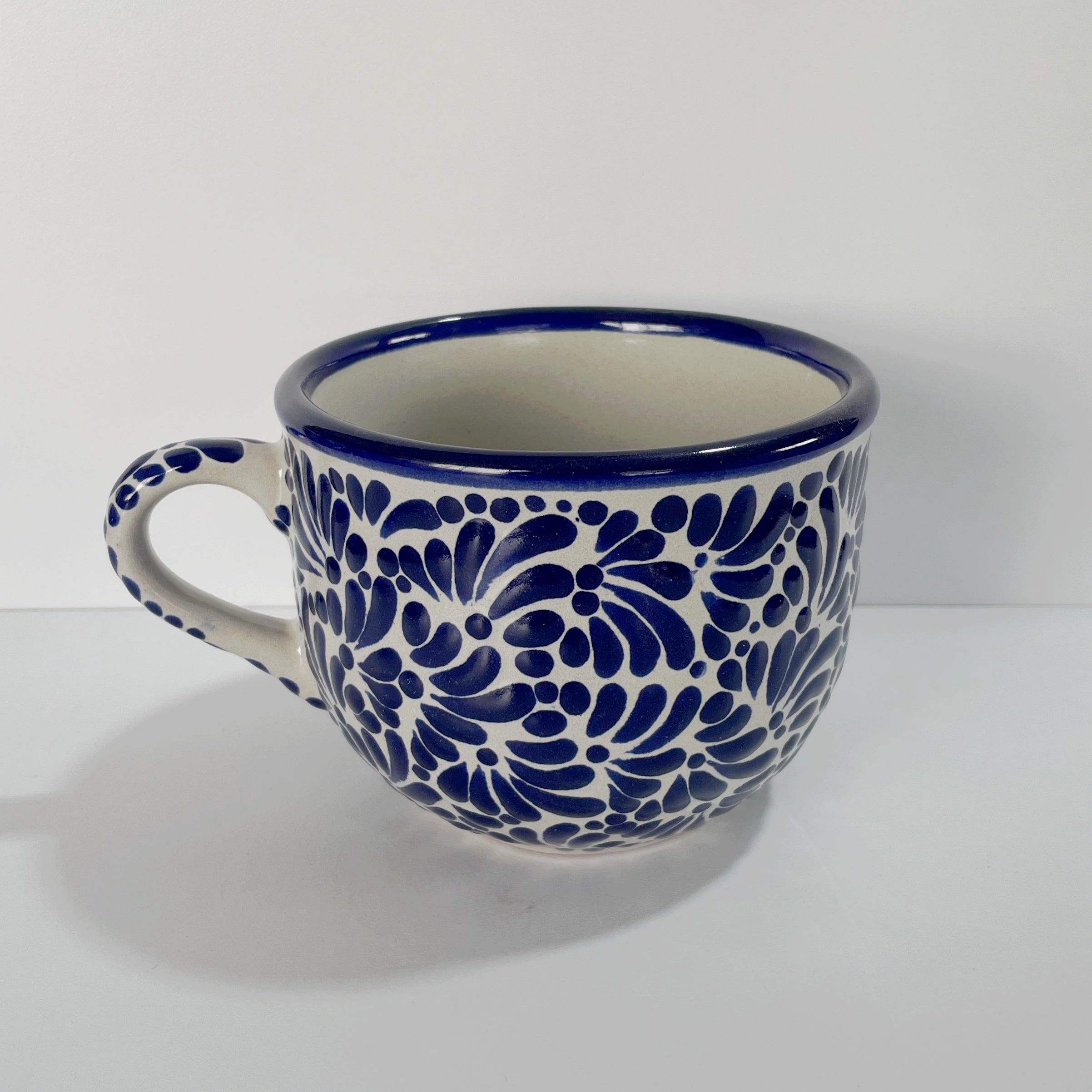 TAZA JUMBO FONDO BLANCO MIK AZUL COBALTO