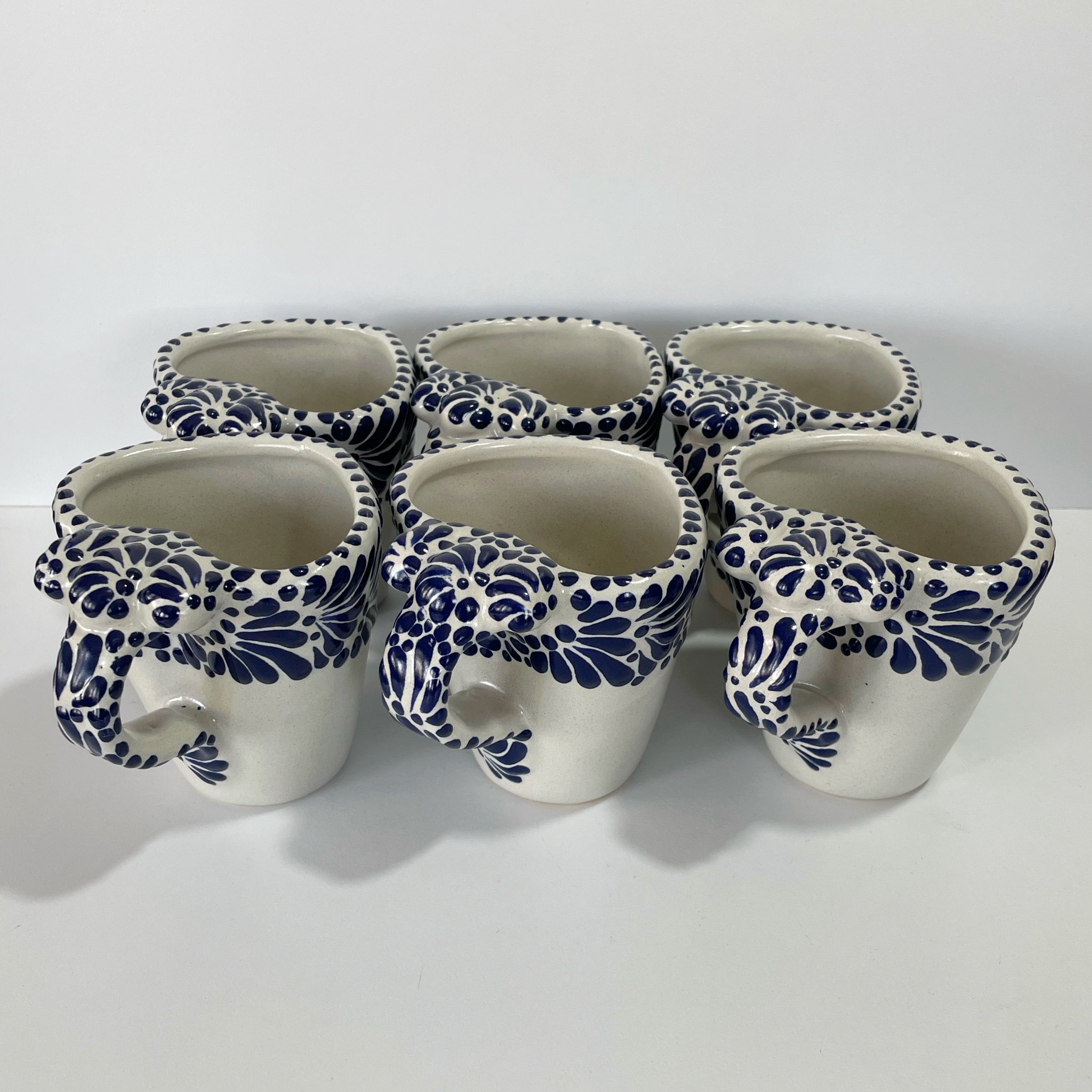 PAQUETE TAZAS FORMA CORAZON FONDO BLANCO CENEFA MIK AZUL COBALTO