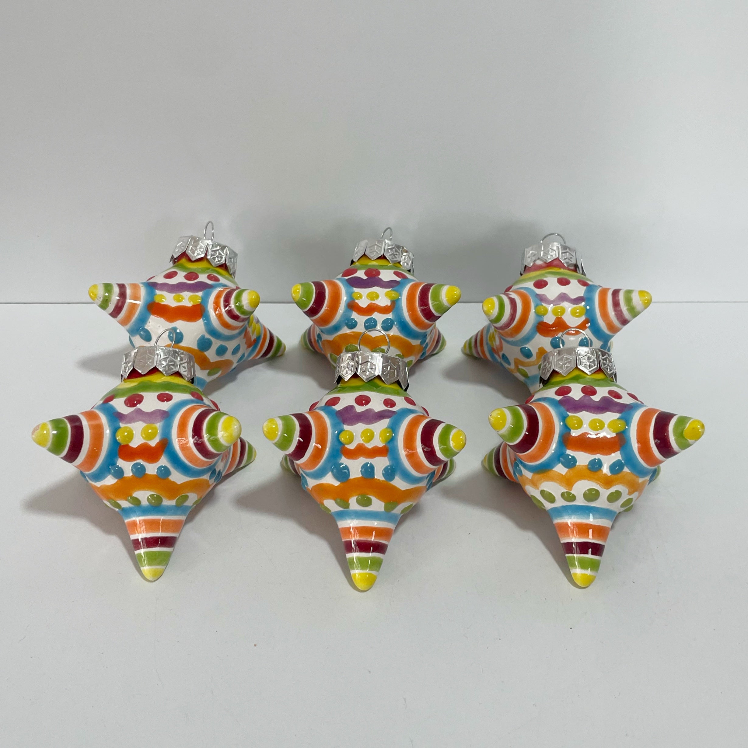ESFERA PIÑATA LINEAS COLORES