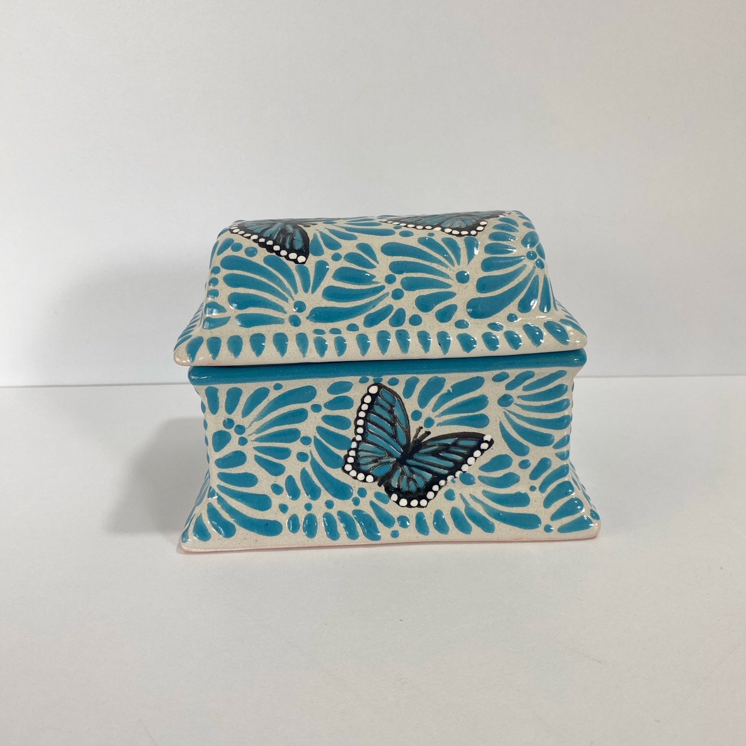 COFRE MARIPOSAS MEDIANO FONDO TRADICIONAL MIK AZUL TURQUESA