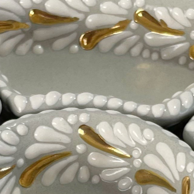 BOTANERO REDONDO DE 7 PIEZAS FONDO TRADICIONAL CENEFA MIK BLANCO DESTELLOS DE ORO