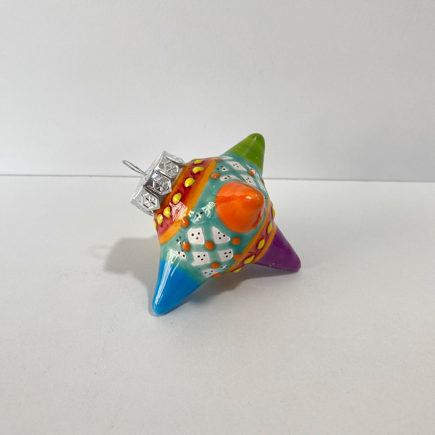 ESFERA PIÑATA PUNTAS COLORES