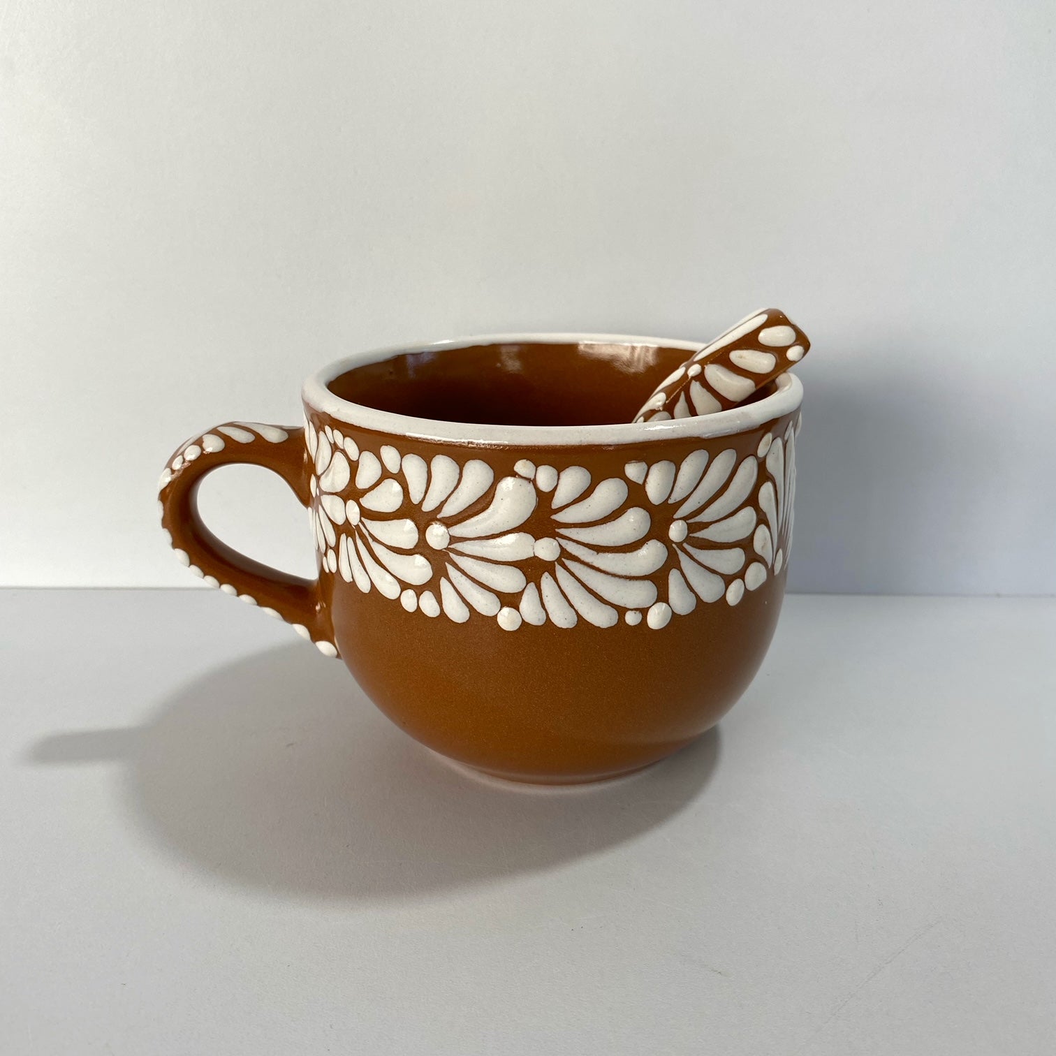 TAZA JUMBO CON CUCHARA FONDO CAFE CENEFA BLANCO MIK