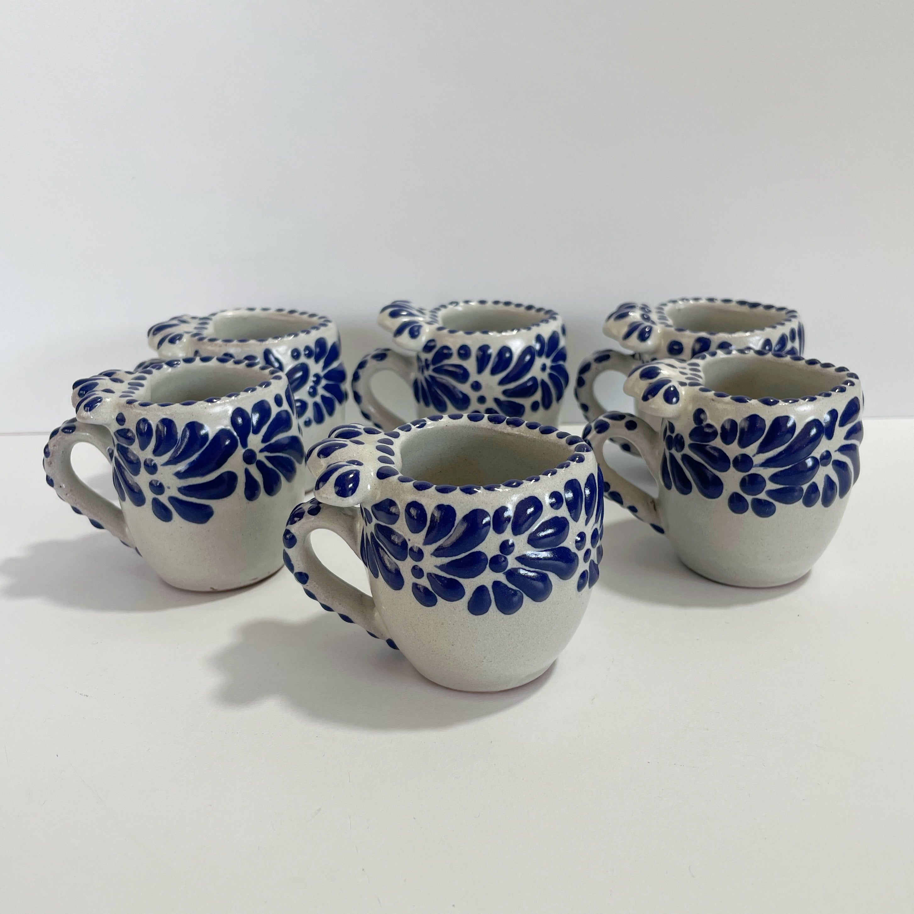 TEQUILERO BARRIL EN FORMA DE CORAZON CON ASA NO INCLUYE PERSONALIZADO FONDO BLANCO CENEFA MIK AZUL COBALTO