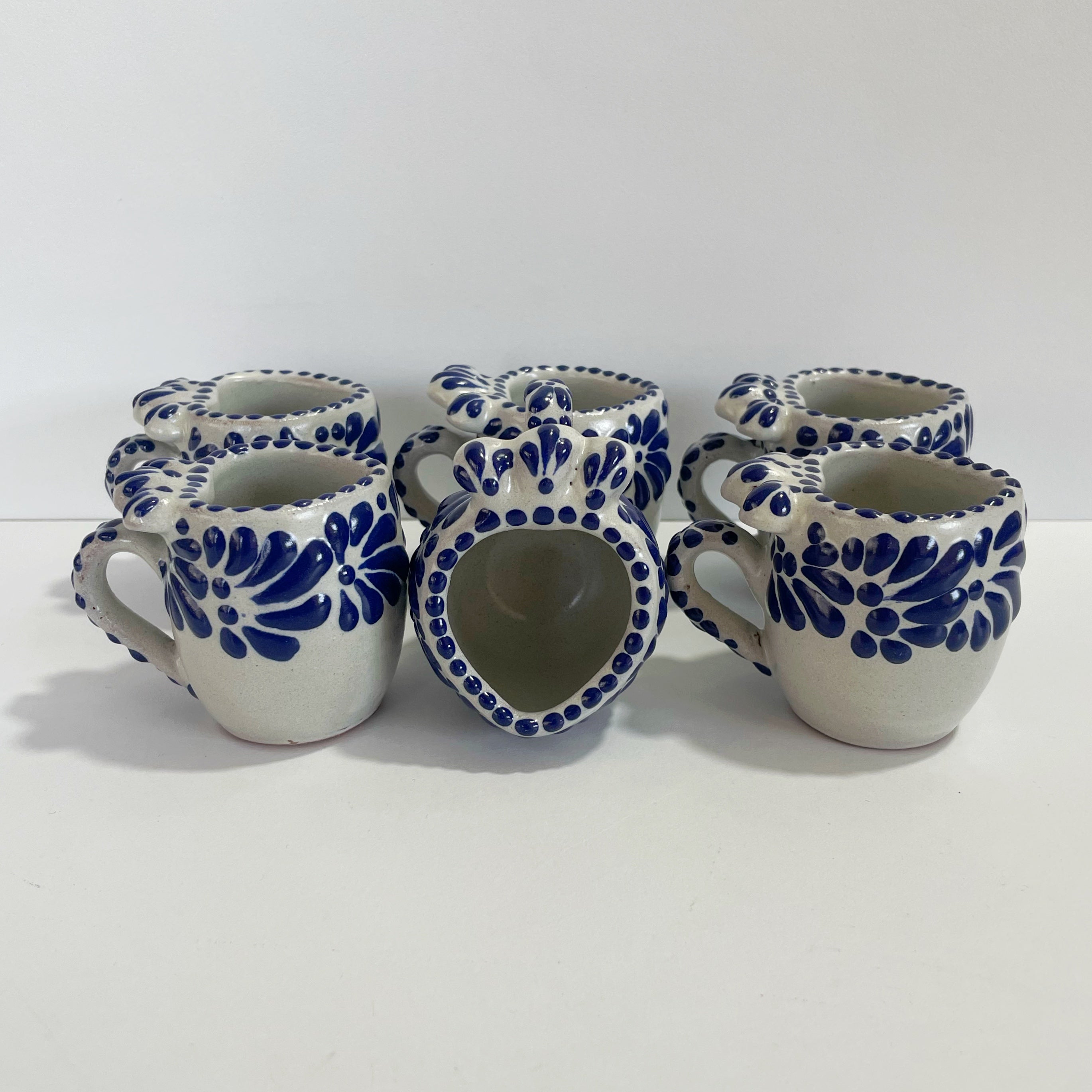 TEQUILERO BARRIL EN FORMA DE CORAZON CON ASA NO INCLUYE PERSONALIZADO FONDO BLANCO CENEFA MIK AZUL COBALTO