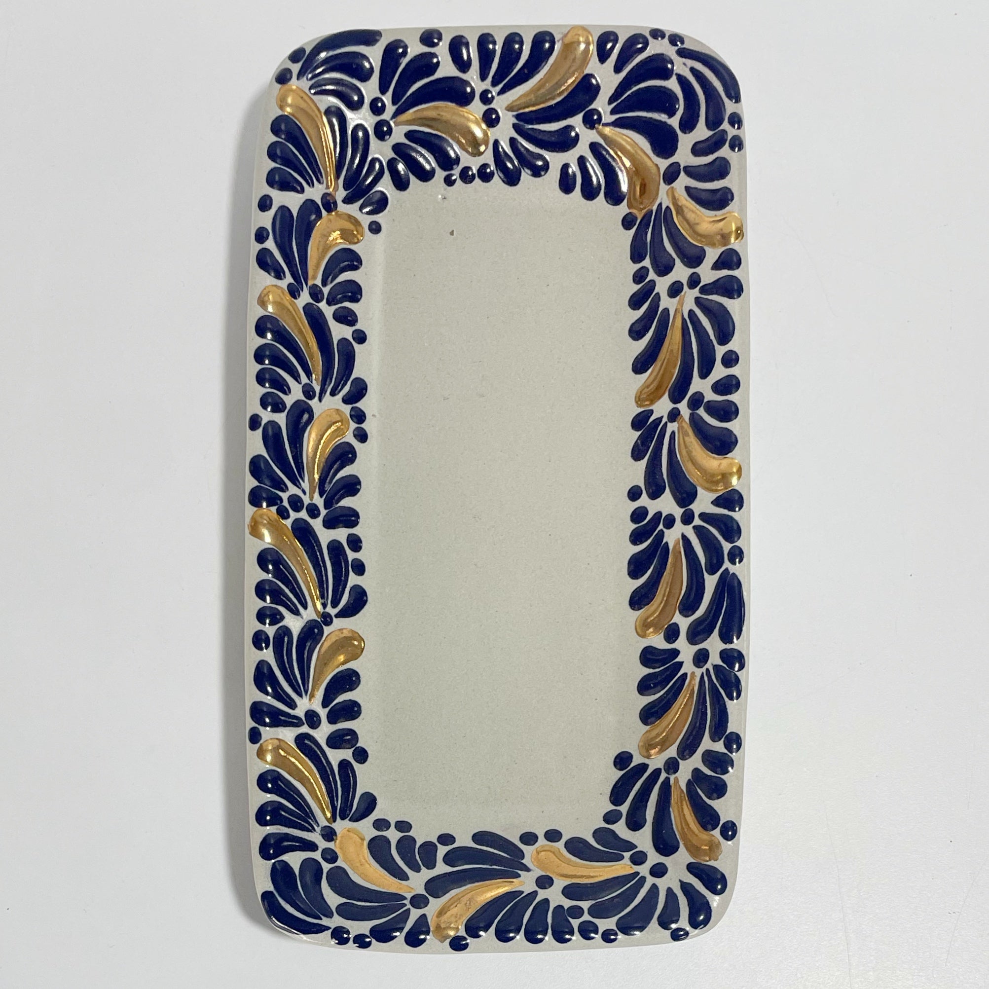 CHAROLA RECTANGULAR 25.5 CM FONDO TRADICIONAL MIK AZUL COBALTO DESTELLOS DE ORO