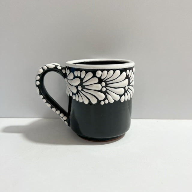 TAZA RECTA ESTÁNDAR FONDO NEGRO DECORADO BLANCO MIK CENEFA