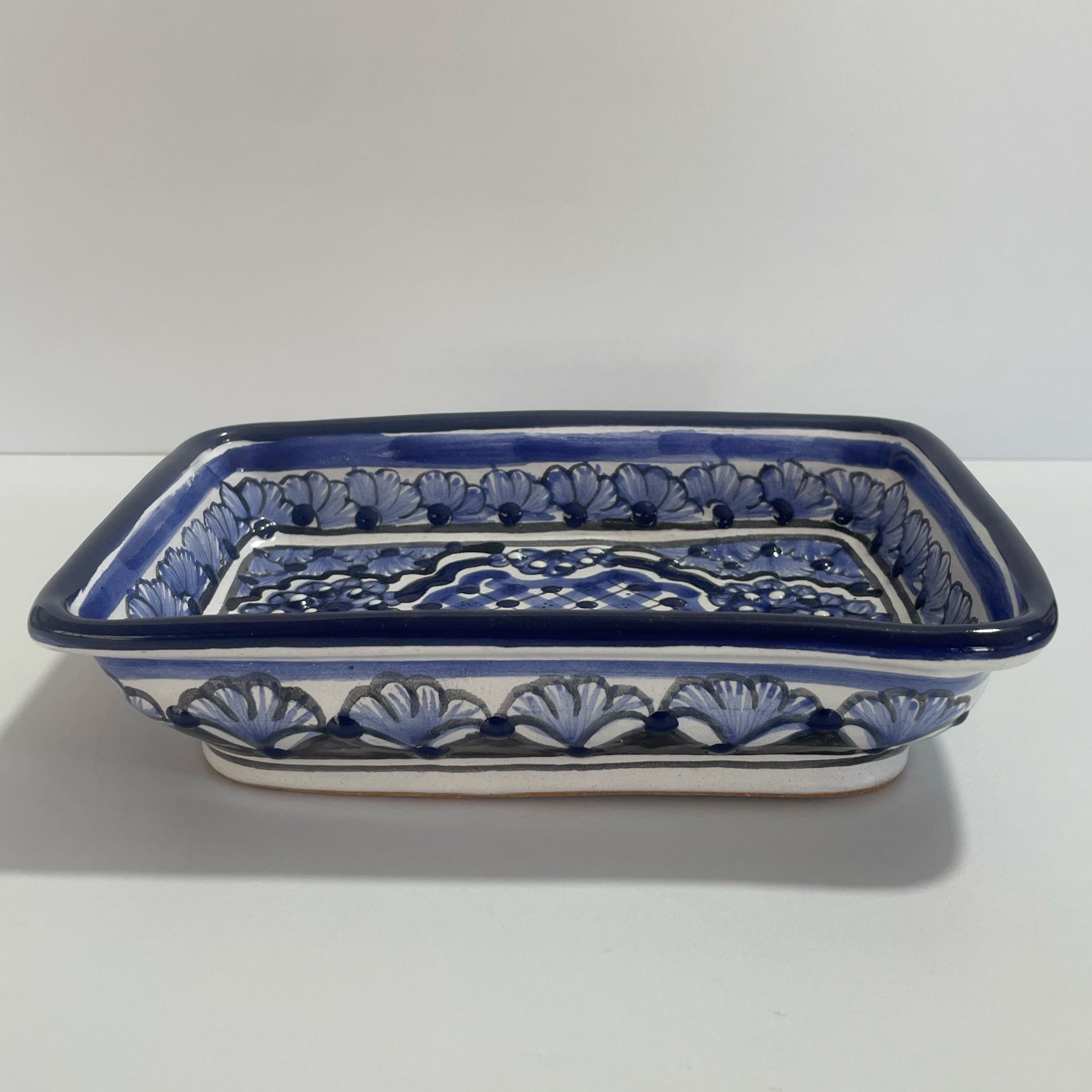 CHAROLA RECTANGULAR 19 CM FONDO TRADICIONAL DECORADO FLORES AZUL COBALTO