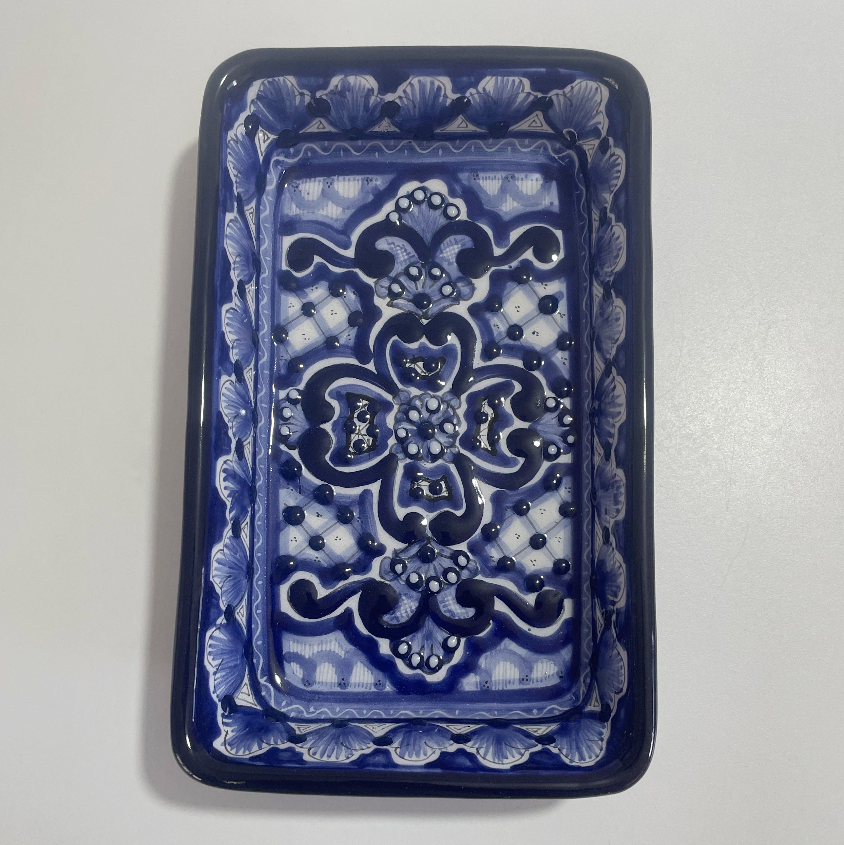 CHAROLA RECTANGULAR 25 CM FONDO TRADICIONAL DECORADO FLORES AZUL COBALTO