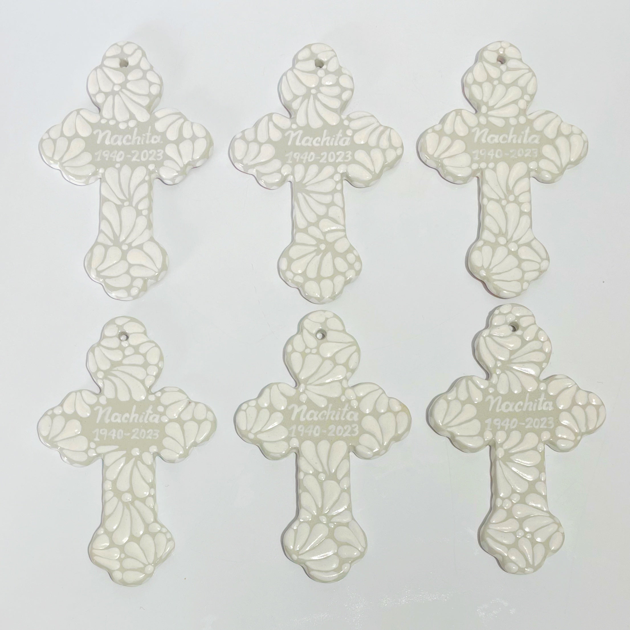 CRUZ 12 CM PERSONALIZADO FONDO TRADICIONAL MIK BLANCO NOMBRE Y FECHA