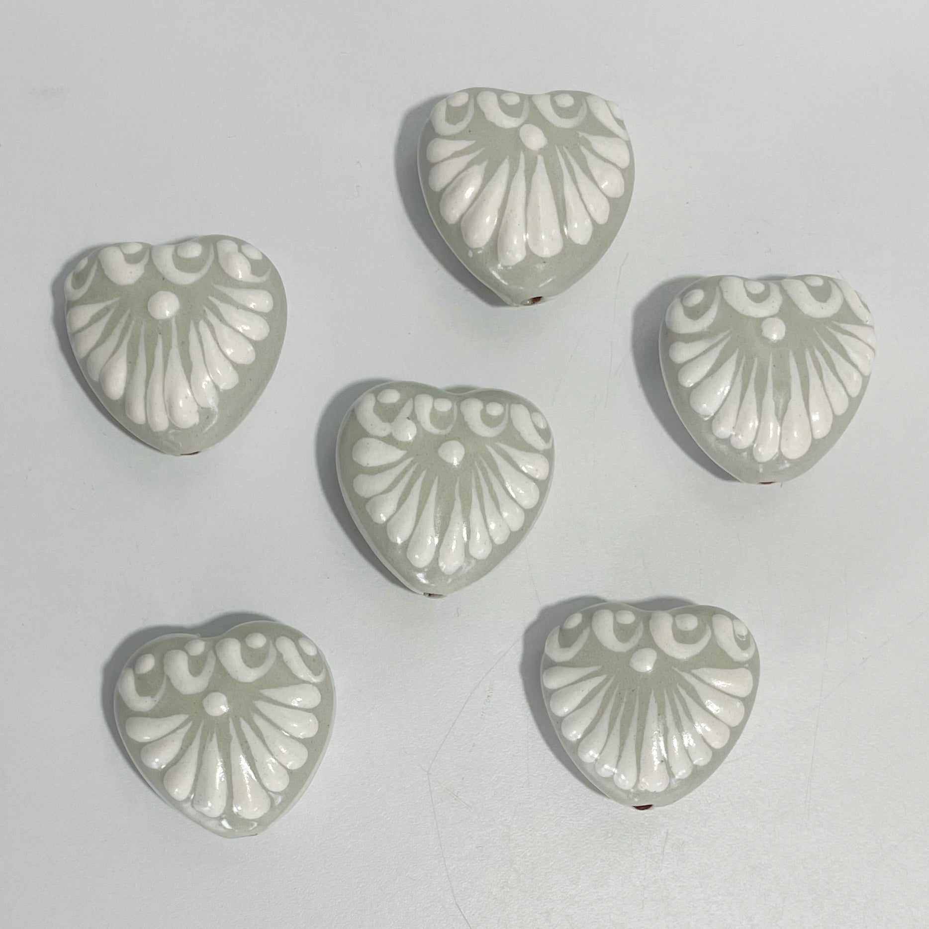 CORAZON TRIDIMENSIONAL INFLADO 4 CM FONDO TRADICIONAL DECORADO BLANCO