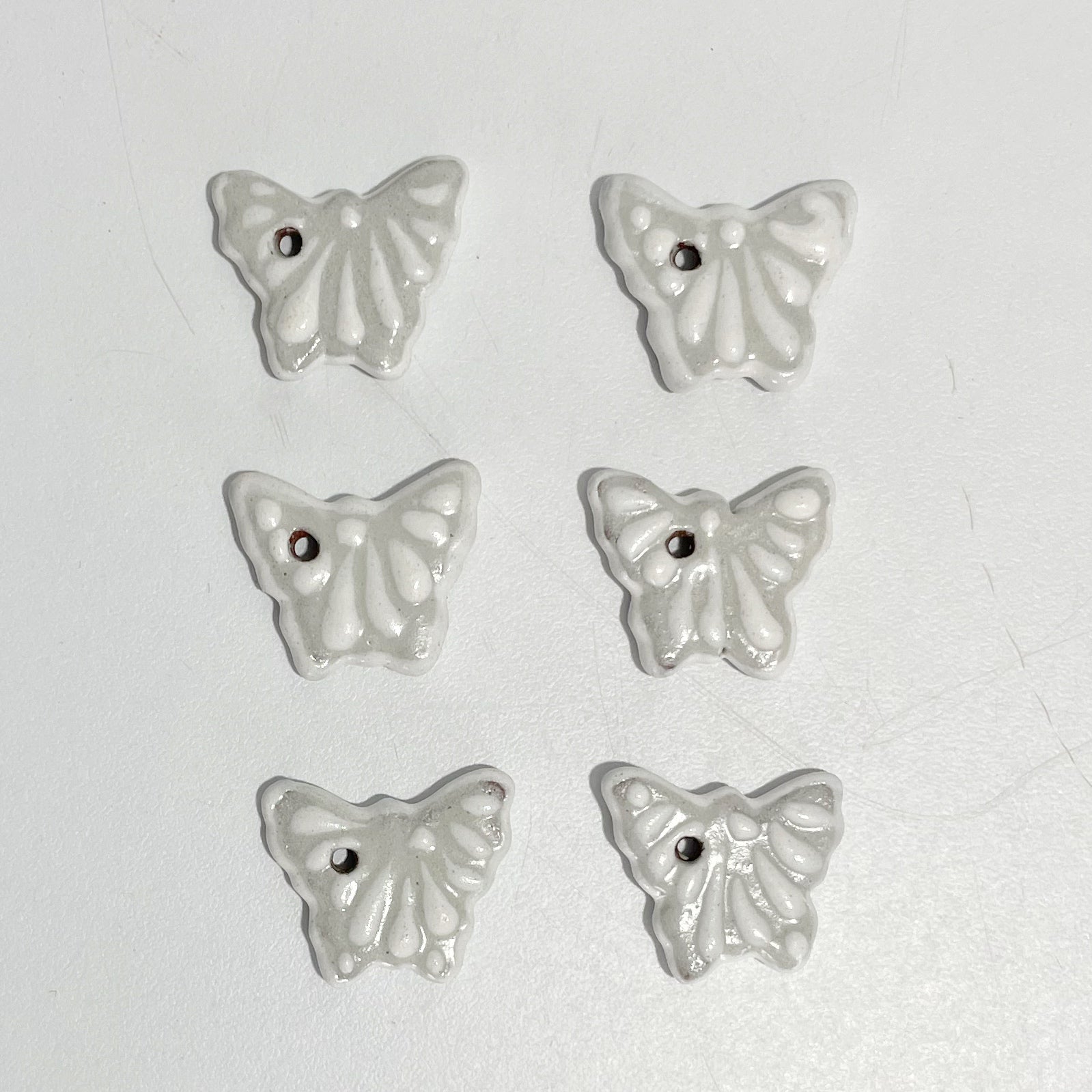 MARIPOSA 1.9 CM FONDO TRADICIONAL DECORADO BLANCO