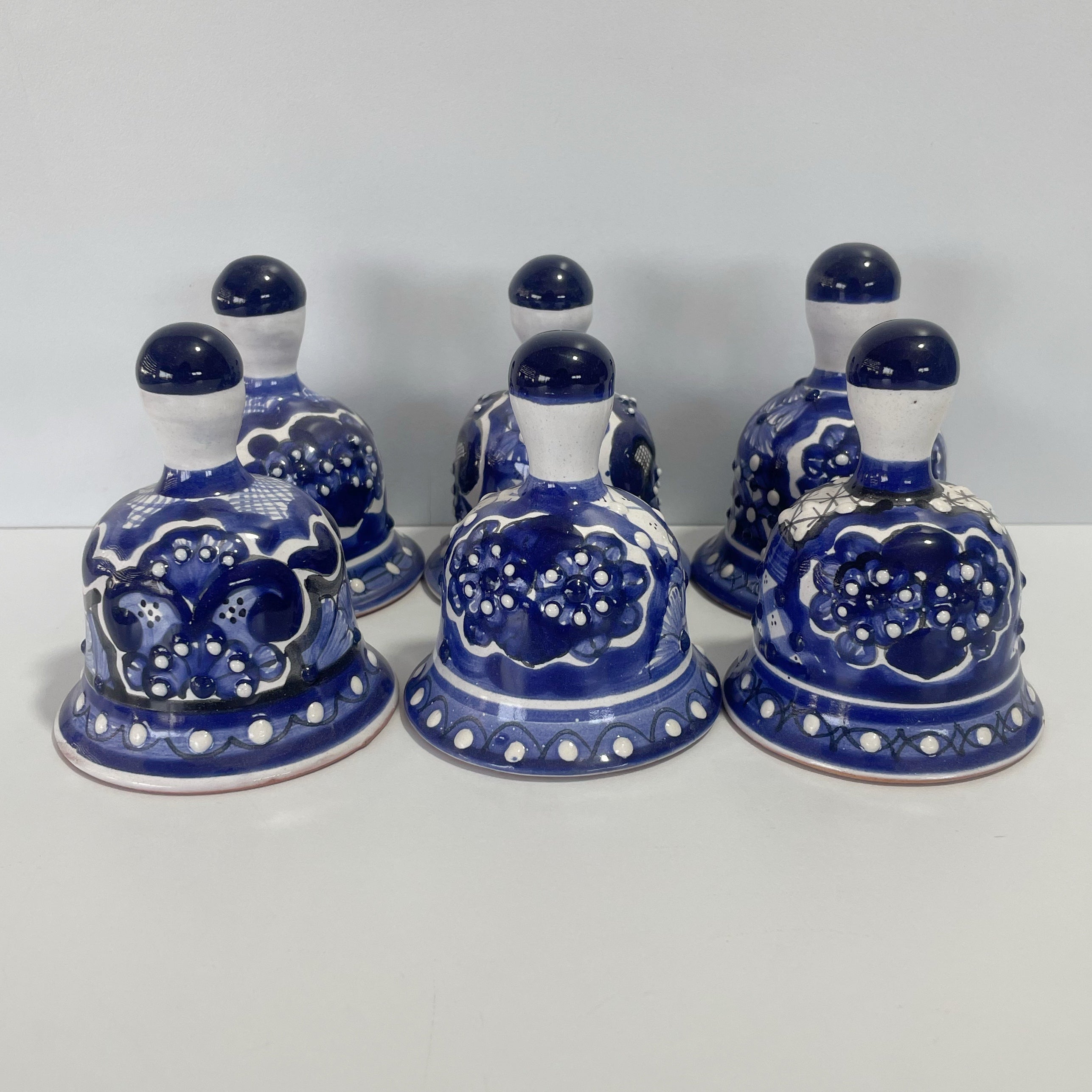 PAQUETE CAMPANA 8.5 CM NO PERSONALIZADO FLORES AZUL COBALTO