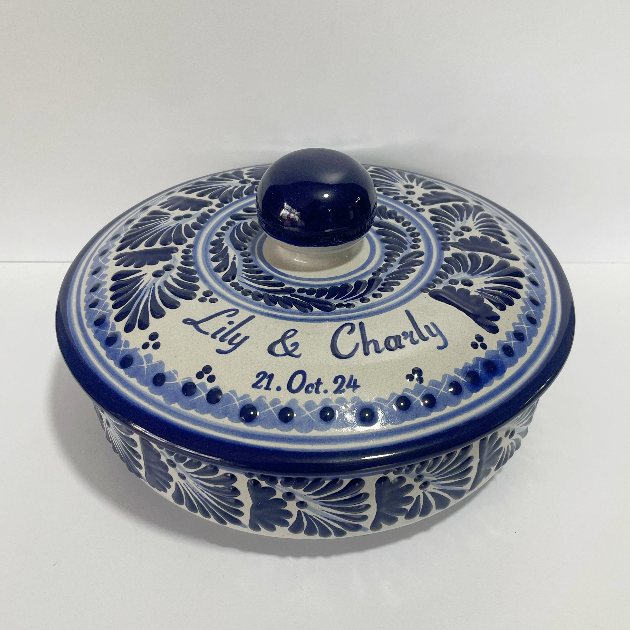 TORTILLERO PERSONALIZADO FONDO TRADICIONAL CENEFA AZUL COBALTO NOMBRES Y FECHA