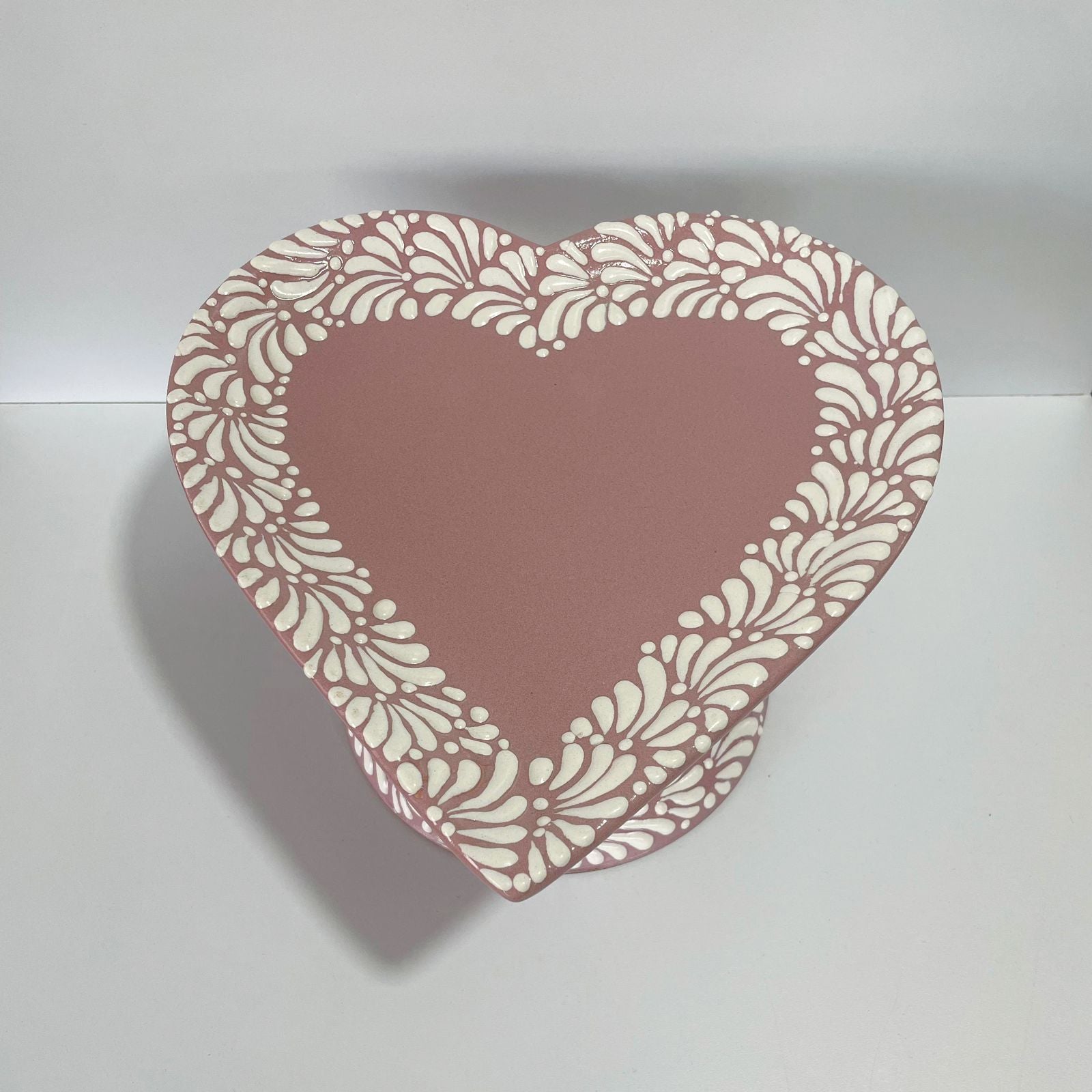 BASE PARA PASTEL FORMA DE CORAZON GRANDE FONDO ROSA CENEFA MIK BLANCO